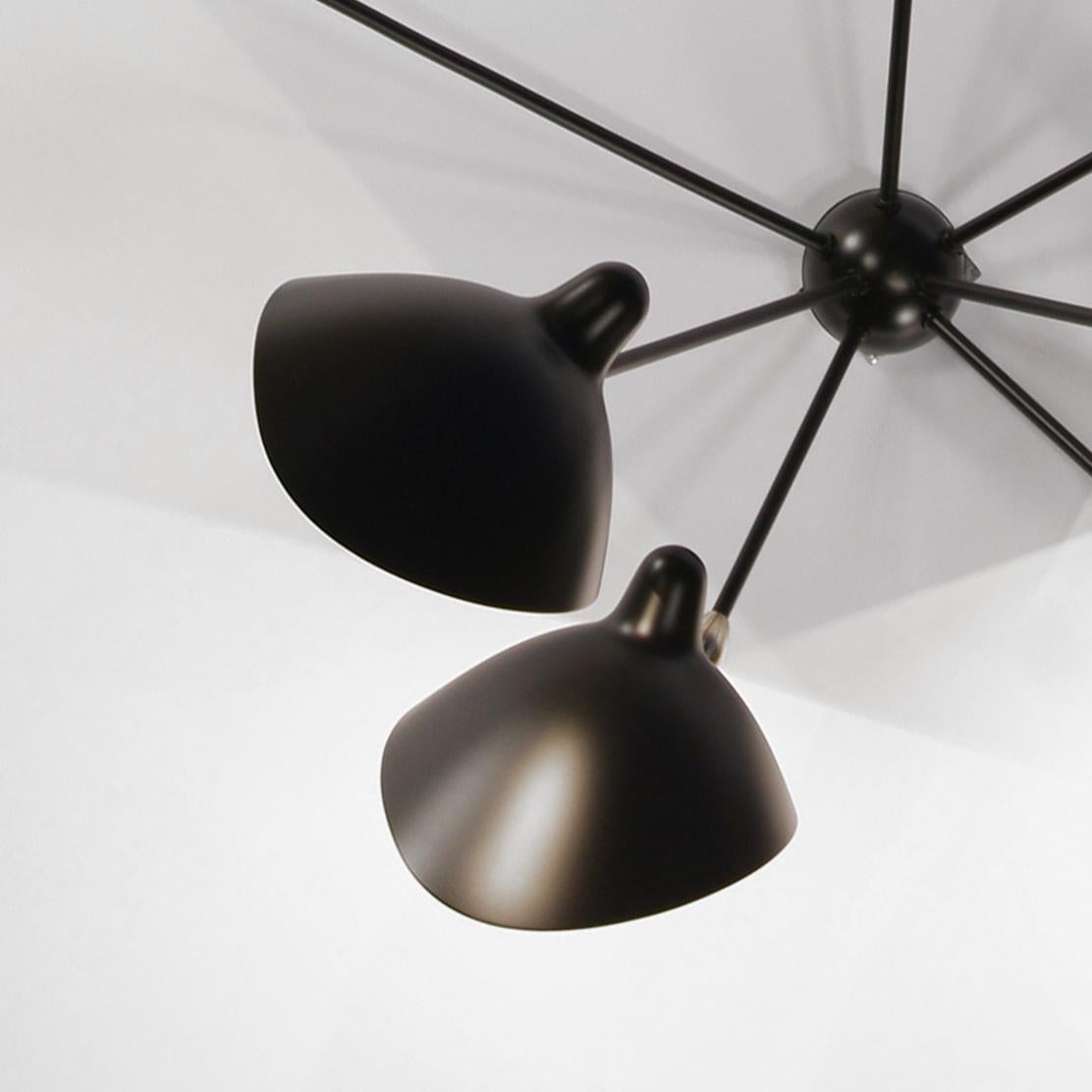 Alluminio Serge Mouille, lampada da soffitto a parete a sette bracci fissi in nero, moderna e di metà secolo. in vendita