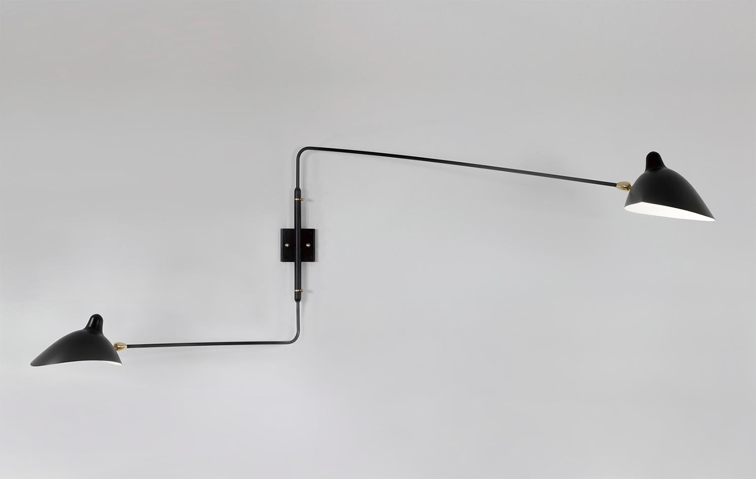 Mid-Century moderno Serge Mouille, lampada da parete a due bracci dritti rotanti, nera, moderna, del metà del secolo. in vendita
