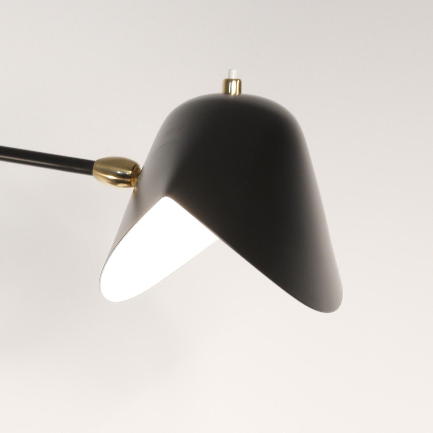 Français Serge Mouille Mid-Century Modern Black Two Swivels Agrafée Table Lamp en vente