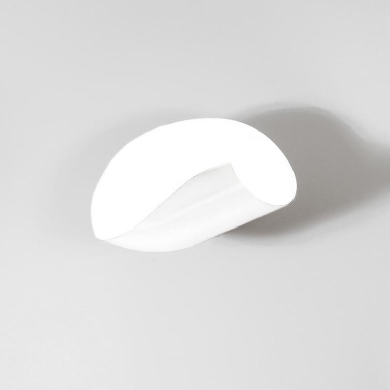 Serge Mouille Mid-Century Modern White Conche Wall Lamp Set In New Condition For Sale In Barcelona, Barcelona