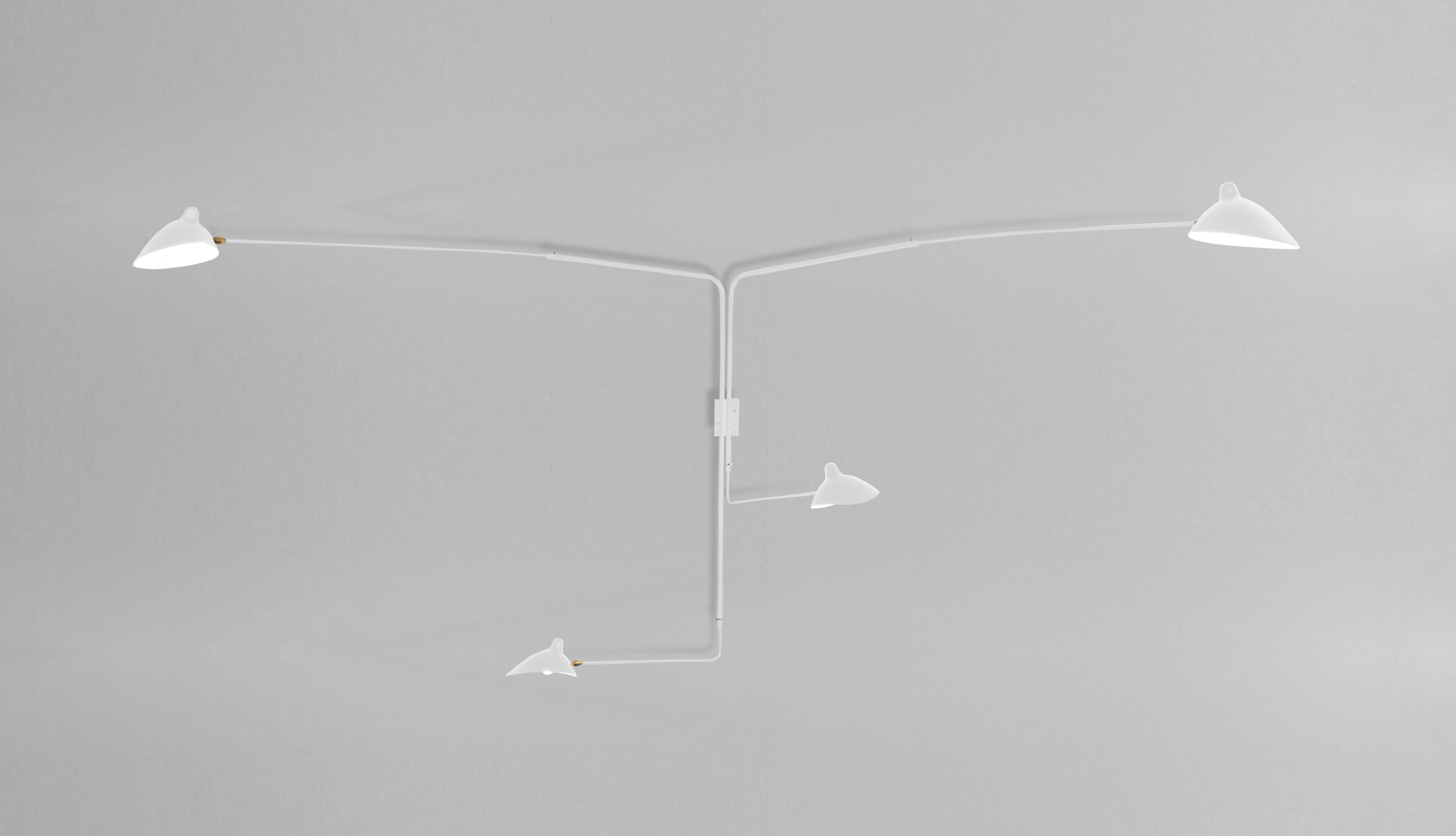 Modèle de lampe murale 'Four Rotating Straight Arms Wall Lamp' conçu par Serge Mouille en 1954.

Fabriqué par les Editions Serge Mouille en France. La production des lampes, des appliques et des lampadaires est réalisée de manière artisanale avec