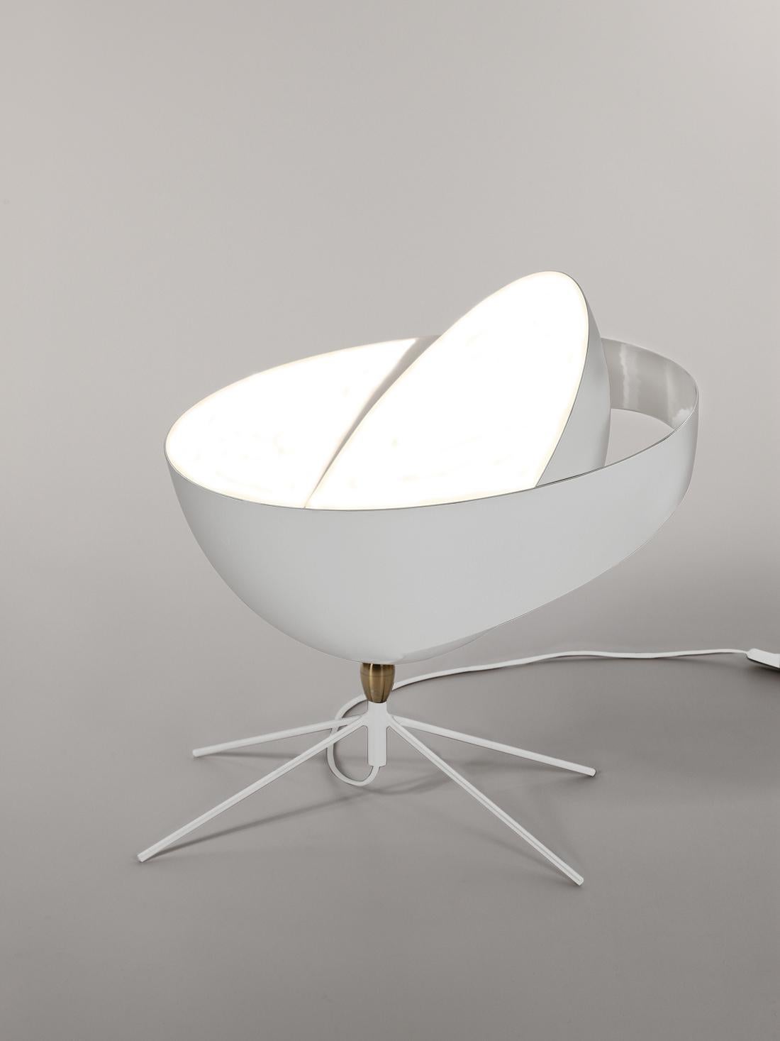 Serge Mouille Moderne weiße Saturn-Tischlampe aus der Mitte des Jahrhunderts (Moderne der Mitte des Jahrhunderts) im Angebot