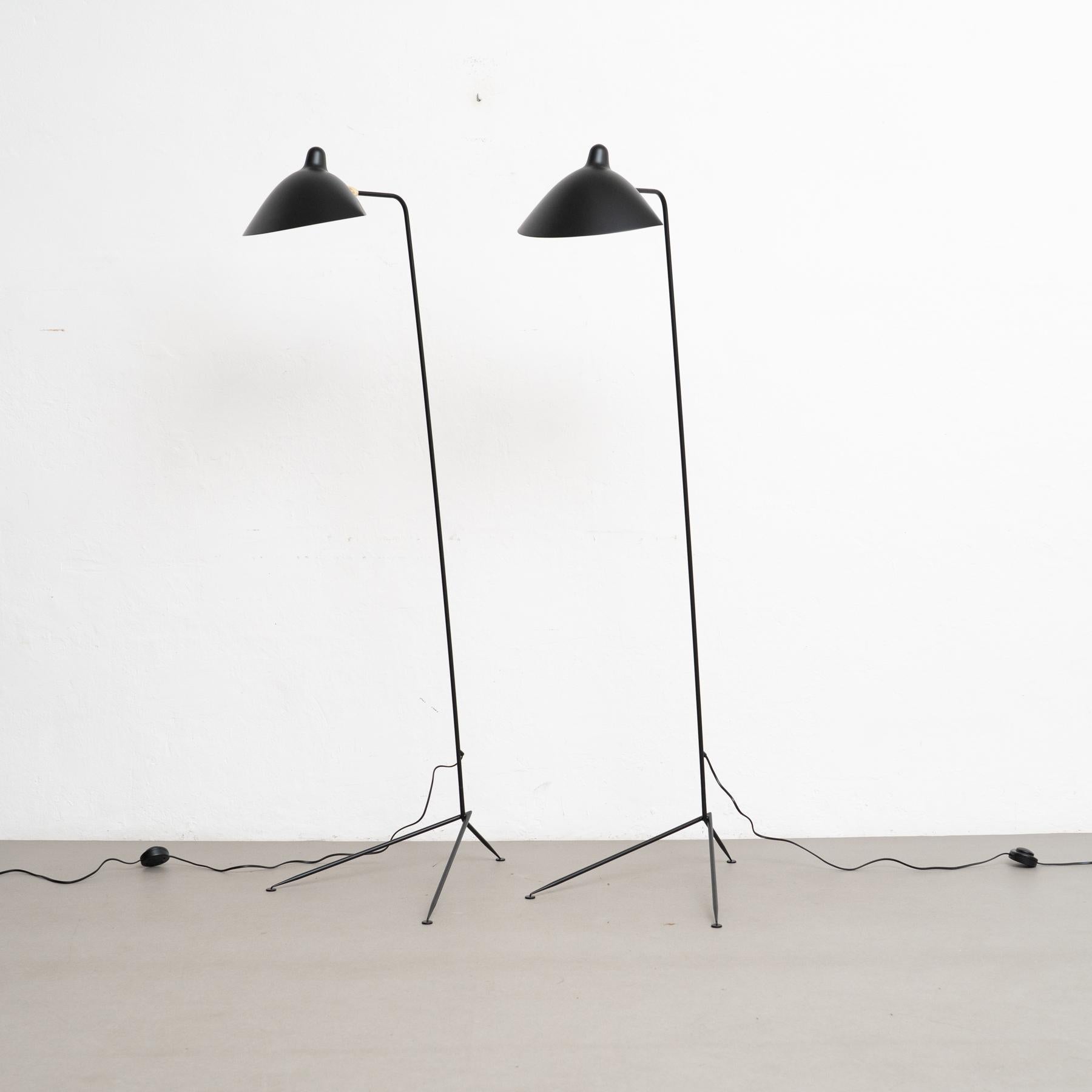 Serge Mouille Set di due lampade a stelo nere a un braccio della modernità di metà secolo

Lampada a stelo modello 