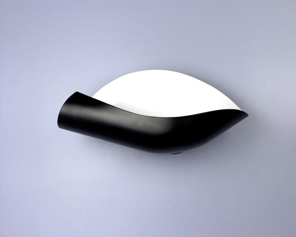 Mid-Century Modern Serge Mouille - Conche Sconce in Black For Sale