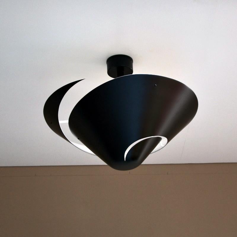 Mid-Century Modern Serge Mouille - Medium Snail Ceiling Lamp in Black For Sale