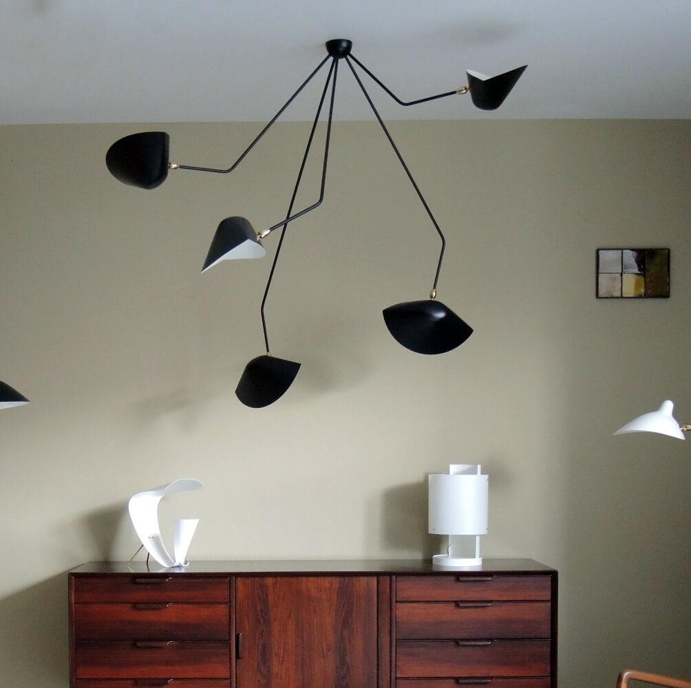 Serge Mouille - Spider Ceiling Lamp with 5 Falling Arms in Black For Sale 3