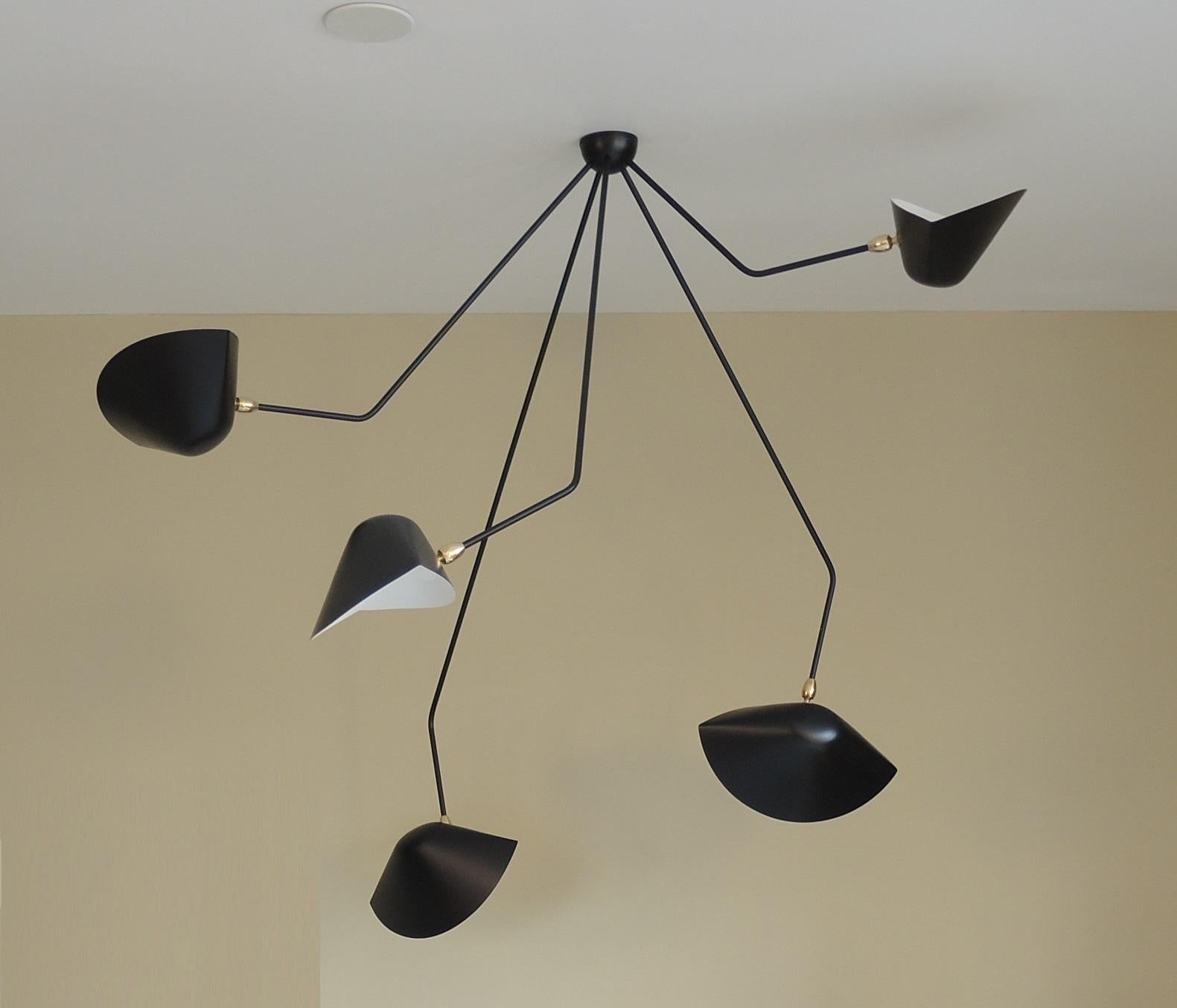 Serge Mouille - Spider Ceiling Lamp with 5 Falling Arms in Black For Sale 1