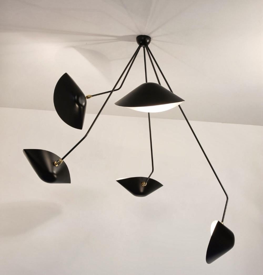 XXI secolo e contemporaneo Serge Mouille - Lampada da soffitto Spider con 5 braccia cadenti in Whiting in vendita