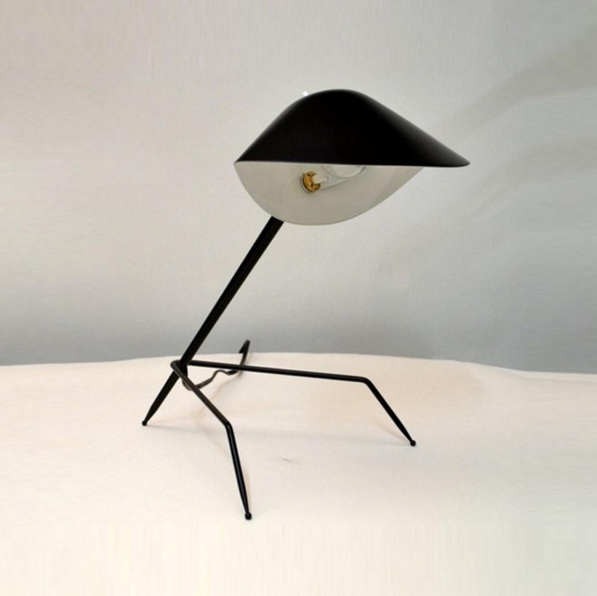 French Serge Mouille - Tripod Desk Lamp in White or Black For Sale