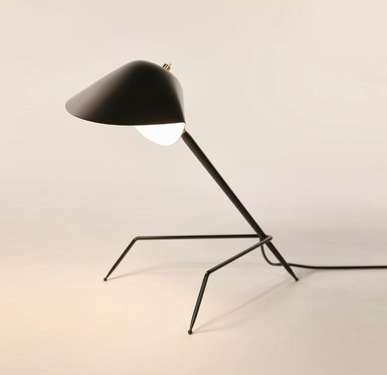 Serge Mouille - Tripod Desk Lamp in White or Black In New Condition For Sale In Stratford, CT