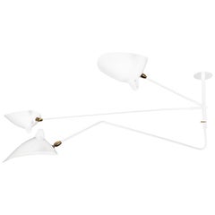 Serge Mouille Weiße „Suspension“-Lampe mit zwei befestigten und drehbaren, geschwungenen Armlehnen