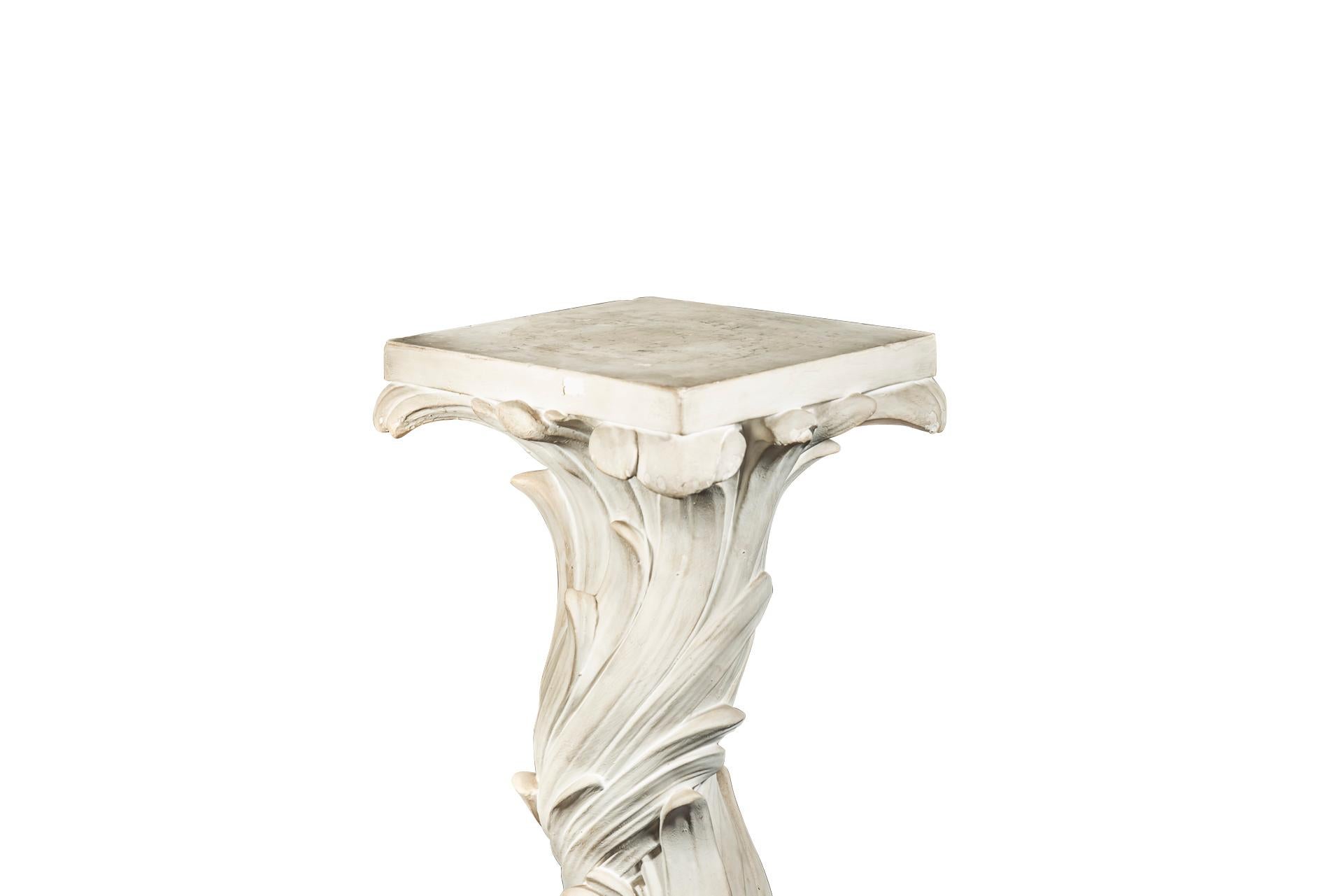 Serge Roche, (1898-1968),
Plaster column,
Original model,
Decorated in high relief vegetals,
Slight breaks and losses,
France, circa 1940.

Measures: Height 121 cm, width 33 cm, depth 33 cm.