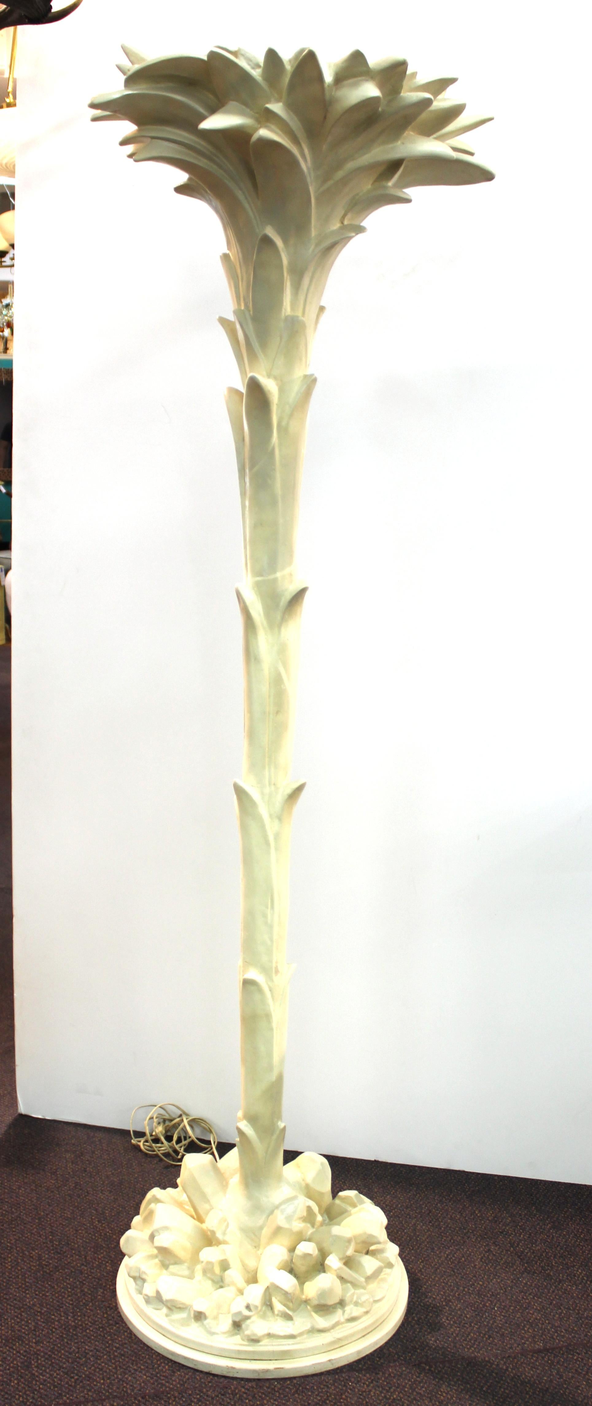 French Baroque Revival style palm tree floor lamp attributed to French designer Serge Roche. The piece is made of lacquered and painted resin and wood. In great vintage condition with age-appropriate wear and use.