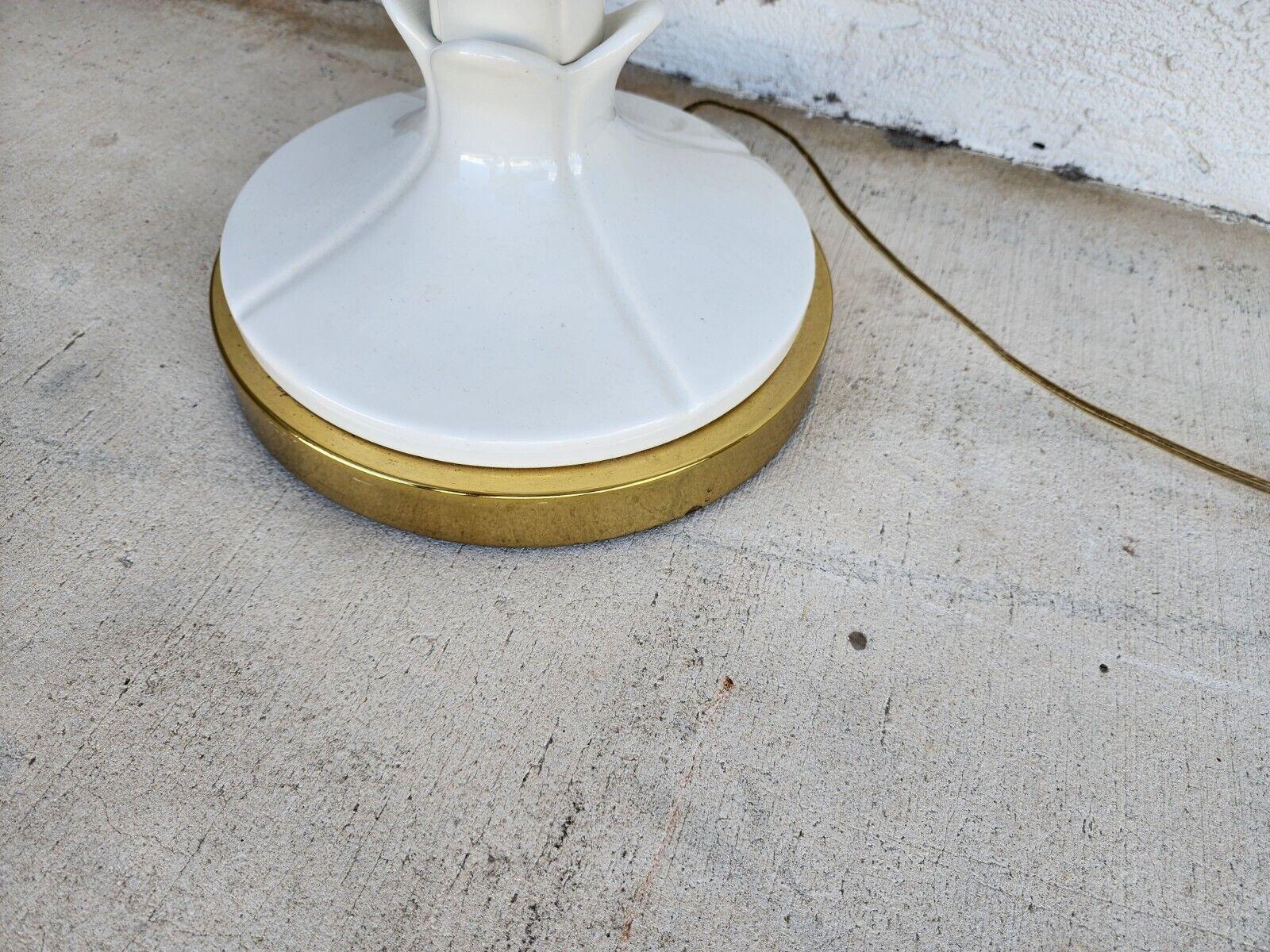 Serge Roche, glasierte Keramik-Tisch-Stehlampe, weiß im Zustand „Gut“ im Angebot in Lake Worth, FL