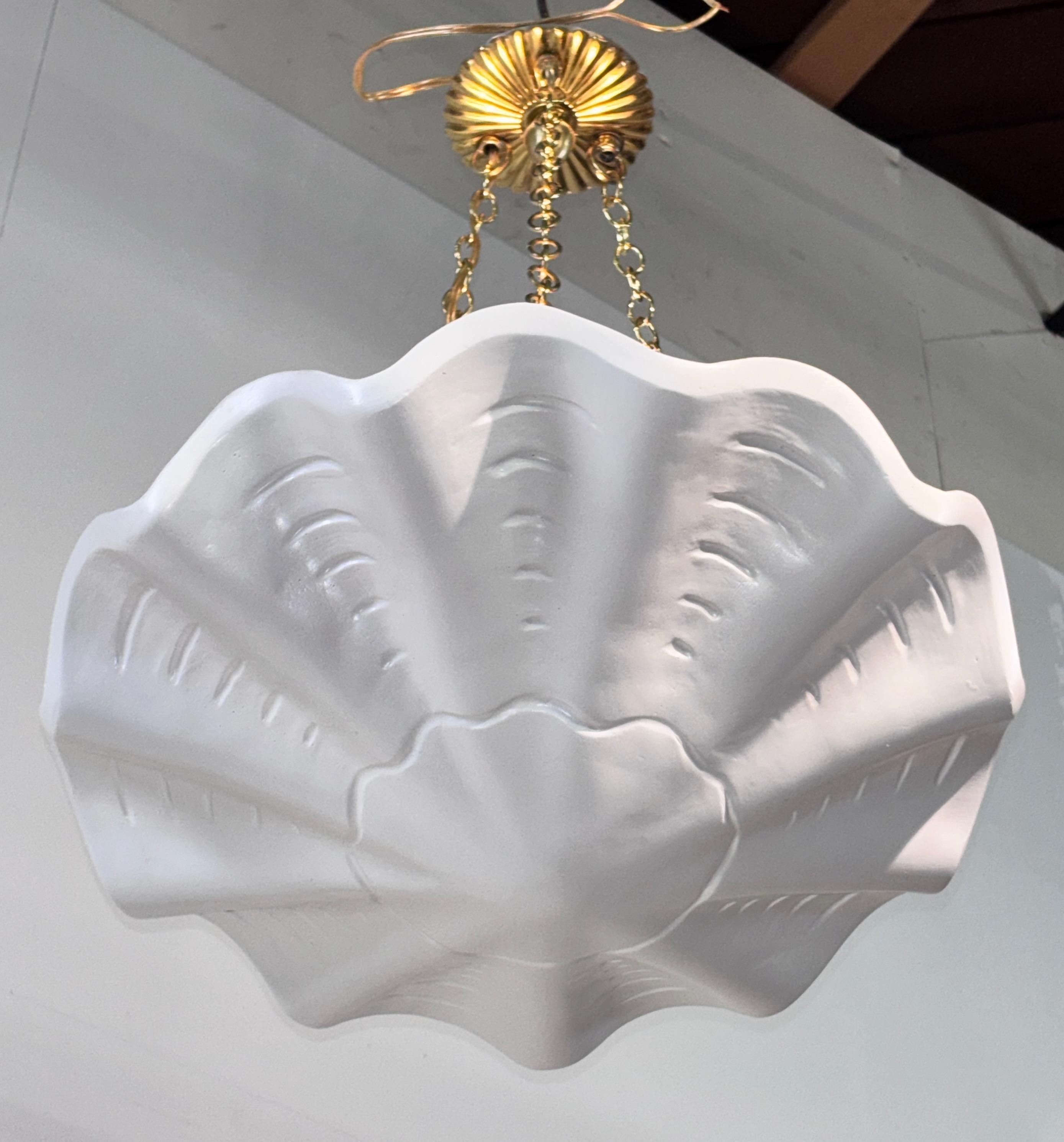 Serge Roche, apparecchio a sospensione da soffitto a forma di conchiglia, anni '60 In condizioni buone in vendita a San Francisco, CA
