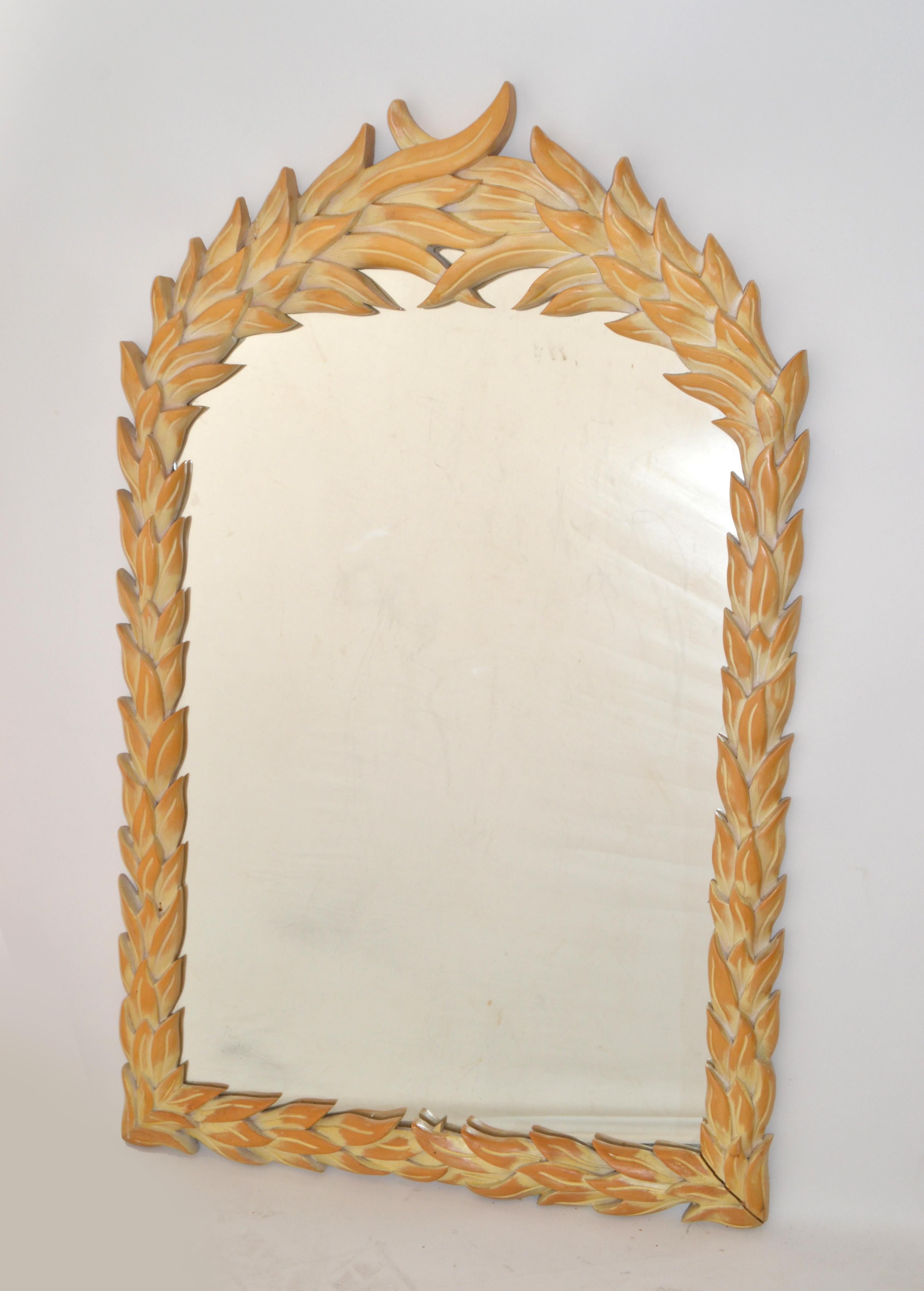 Sculpté à la main Console et miroir en bois sculpté à la main à motif de feuilles de palmier, style Hollywood Regency, Serge Roche en vente