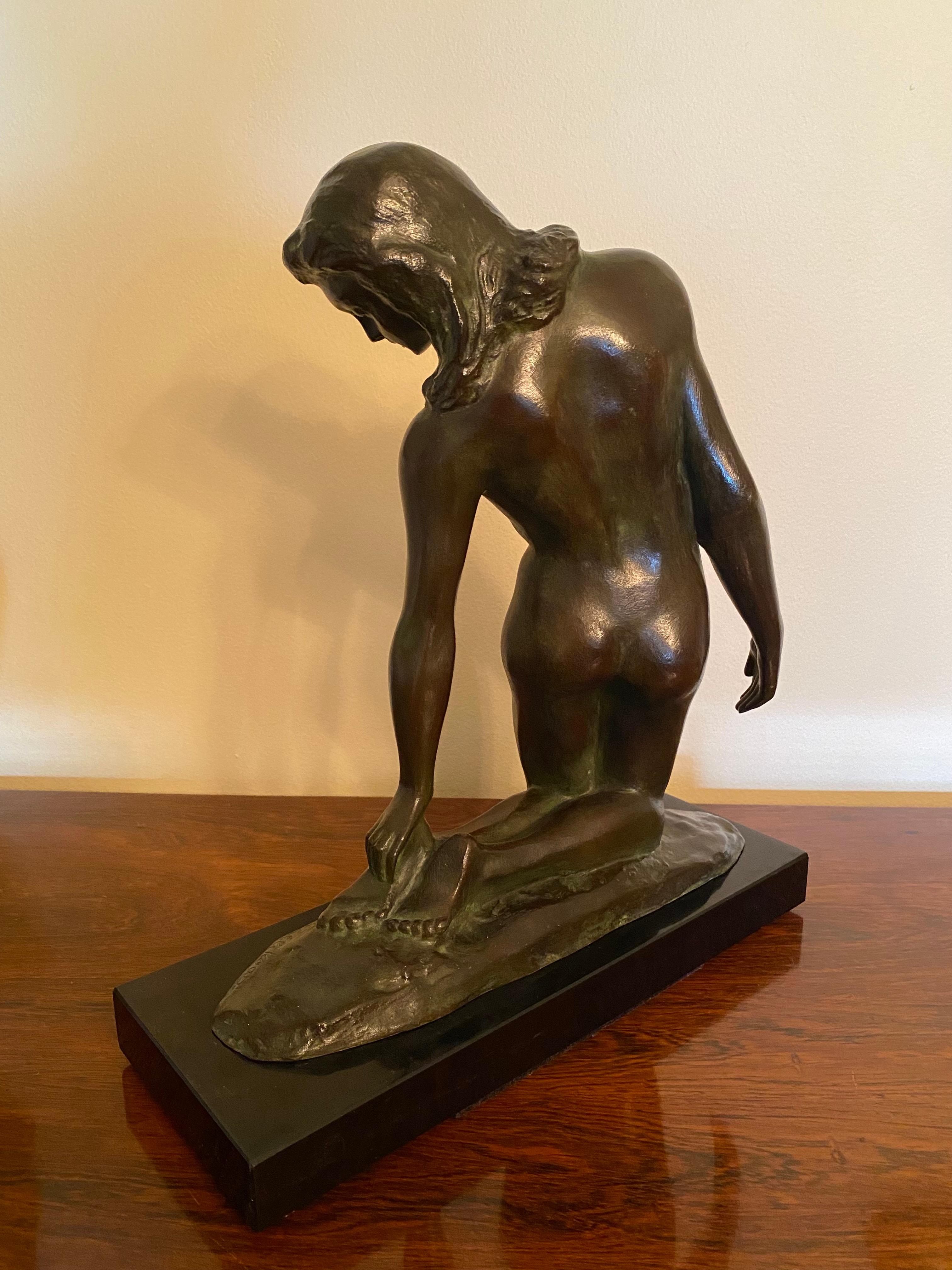 Kneeling Nude - Gold Nude Sculpture by Serge Zelikson