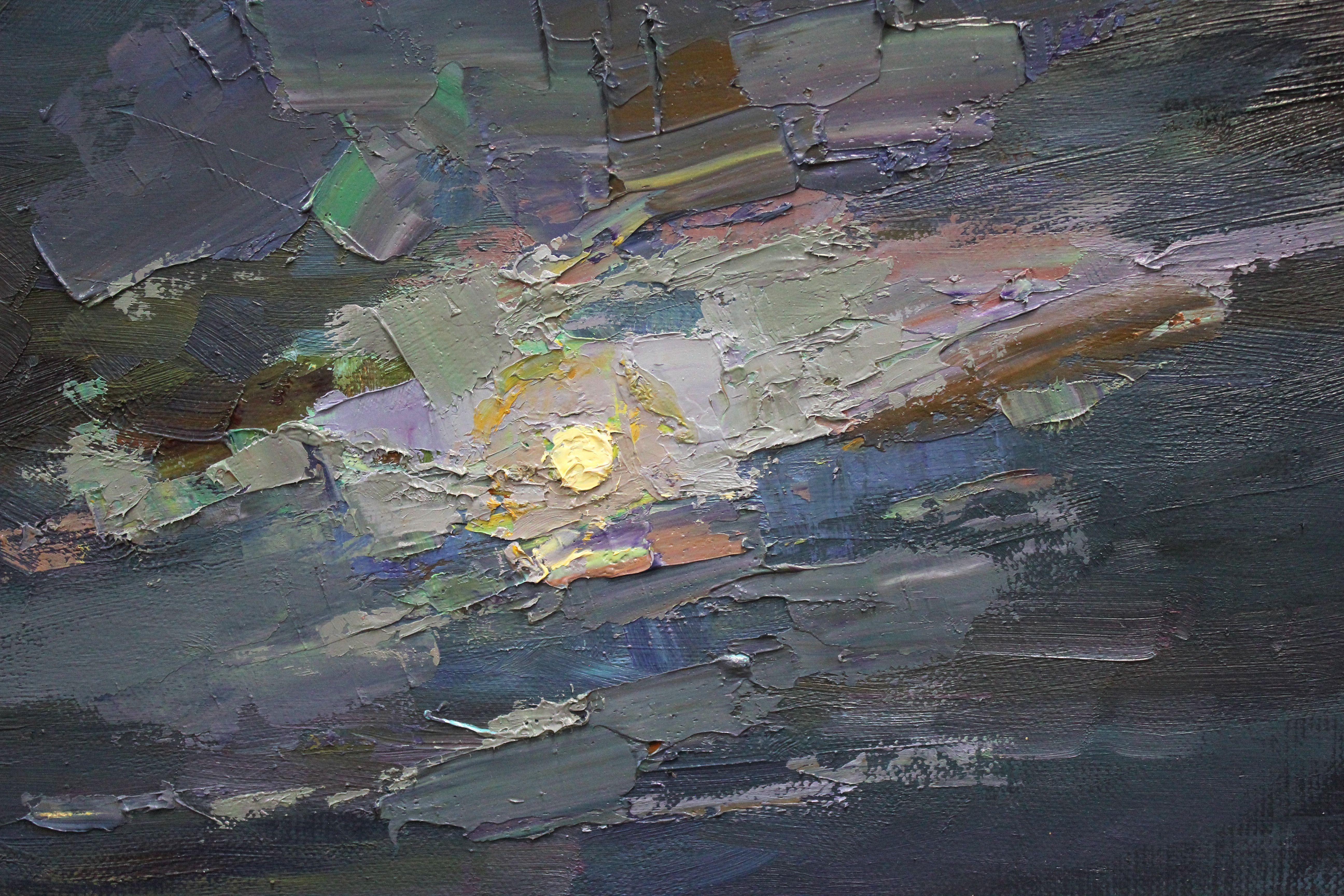 Vollmondlandschaften inspirieren einen Künstler immer wieder zu einem neuen Bild. Bei der Erstellung des Bildes wurden warme Grün-, Schwarz-, Gelb- und Grautöne verwendet.  Das Gemälde zeigt einen Vollmond auf dem Fluss.  Im Hintergrund des Bildes