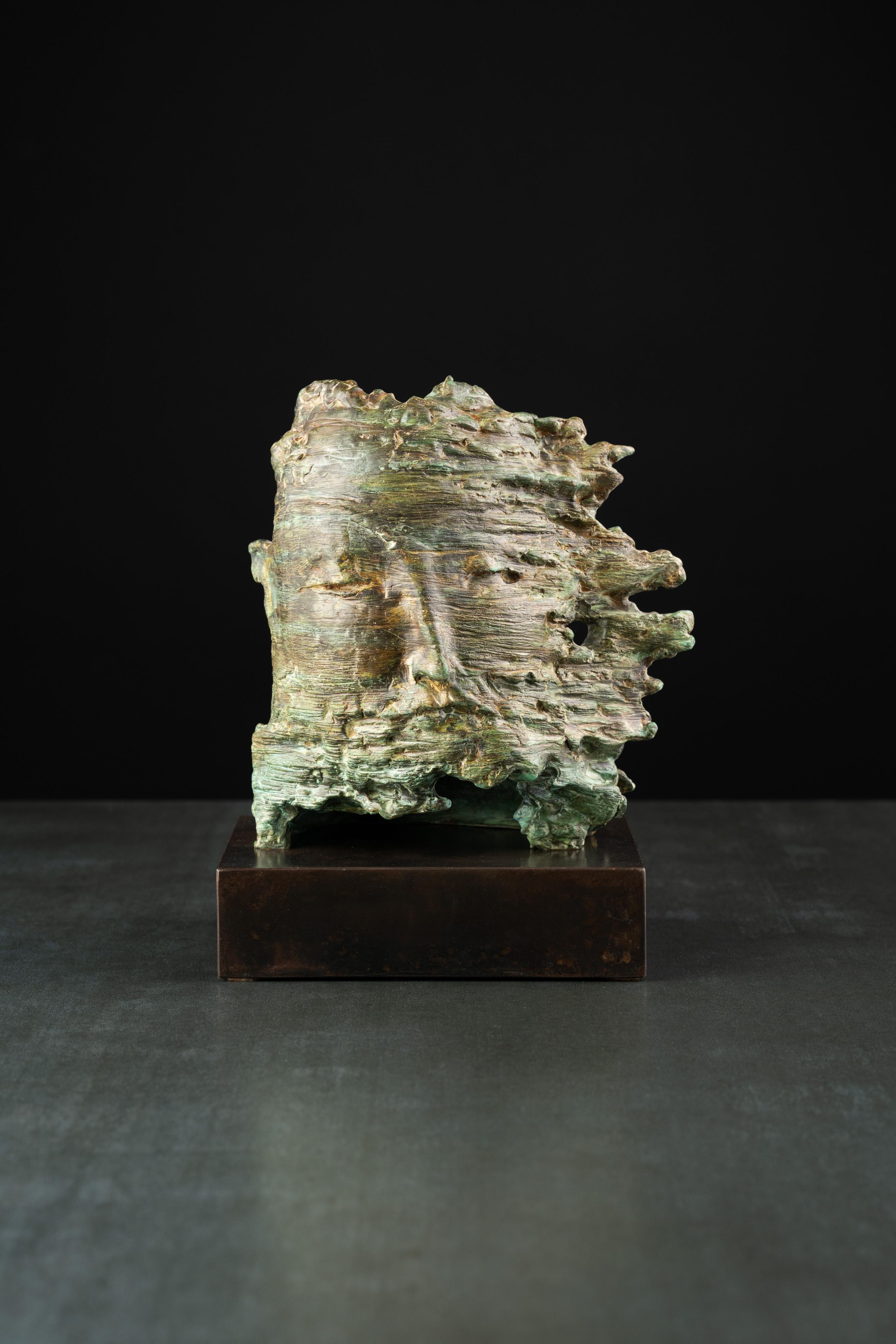 Many cities and civilizations have been swallowed by the desert. The greatest structures of antiquity were eroded year after year by the desert wind, counting the grains of days and centuries like in an hourglass. Ancient masks, worn away by the