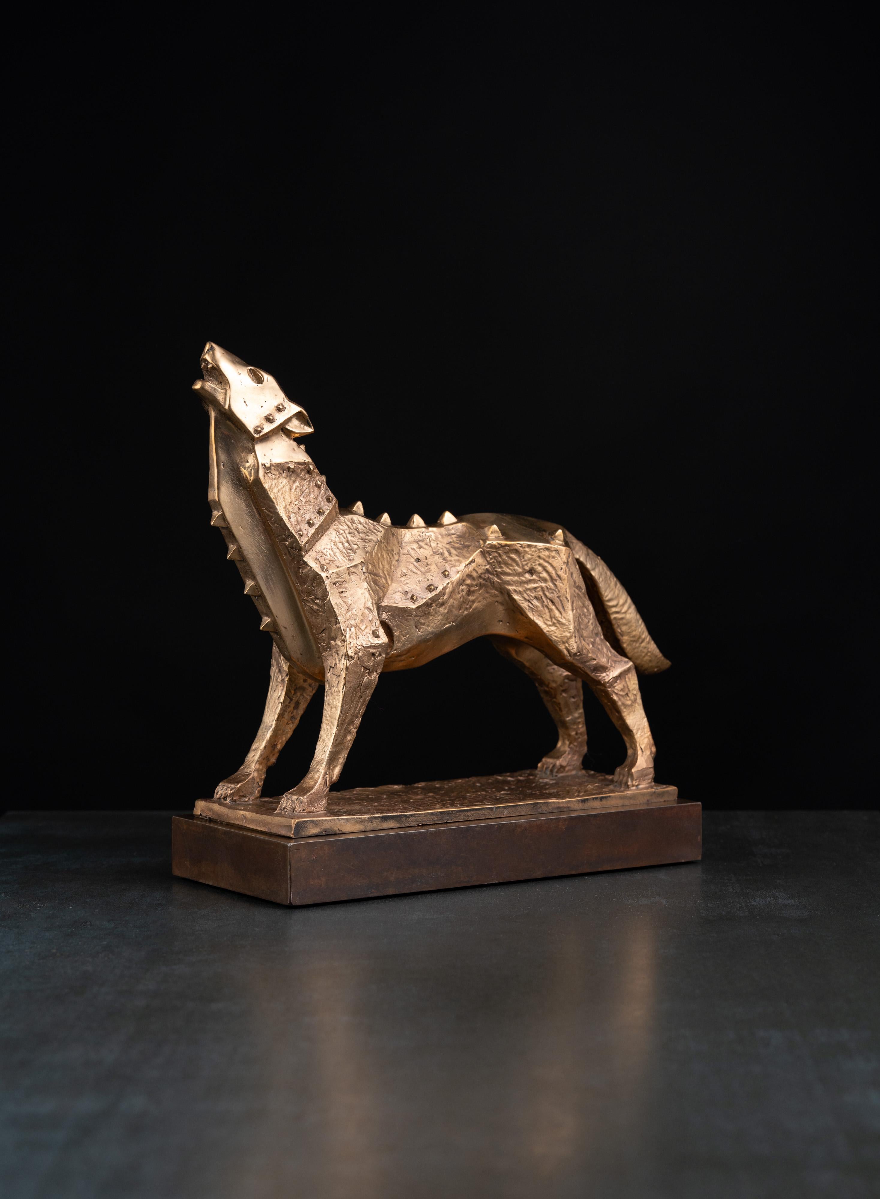 Golden wolf. Llimited edition: ЕА 2-3. Sculpture by Sergey Oganov. Bronze