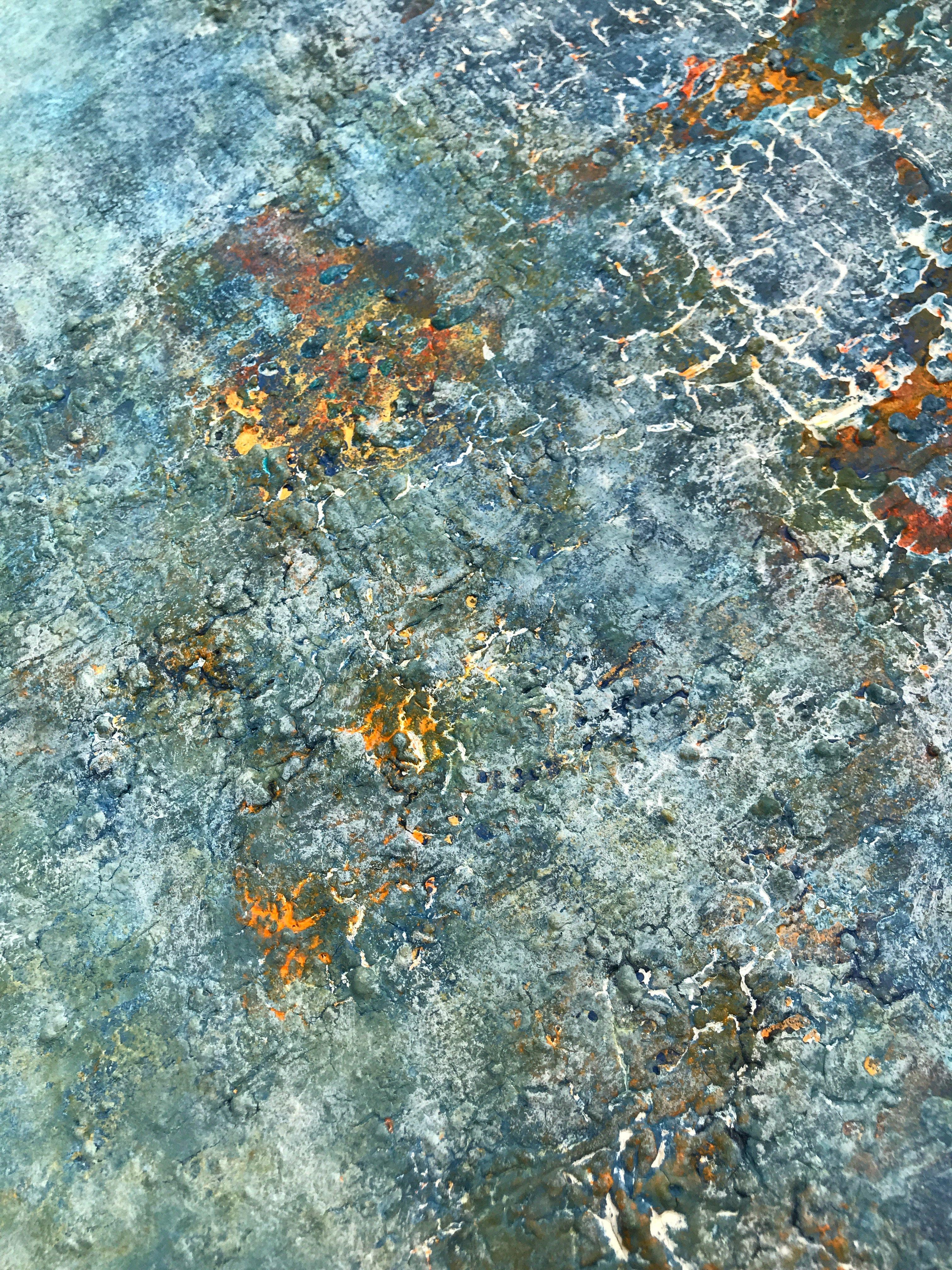 This painting, inspired on decay degradation. Steel industrial rust. mixed media, with deep texture made with gesso, sand, cardboard,  impasto and acrylic paint. It will arrive and ready to hang on your wall. A signed certificate of authenticity is