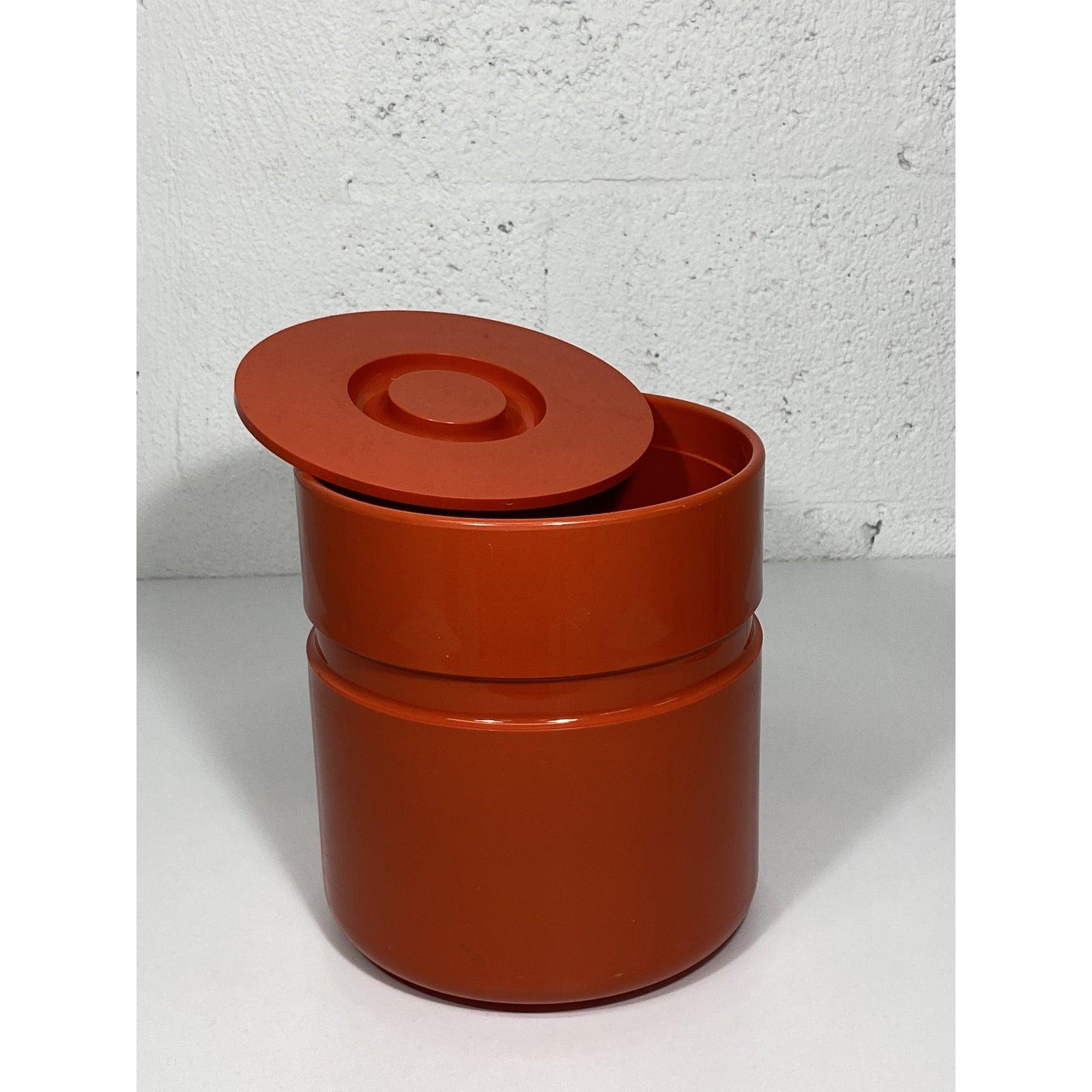 Sergio Asti Designed Red Ice Bucket for Heller, 1970s In Good Condition In Miami, FL