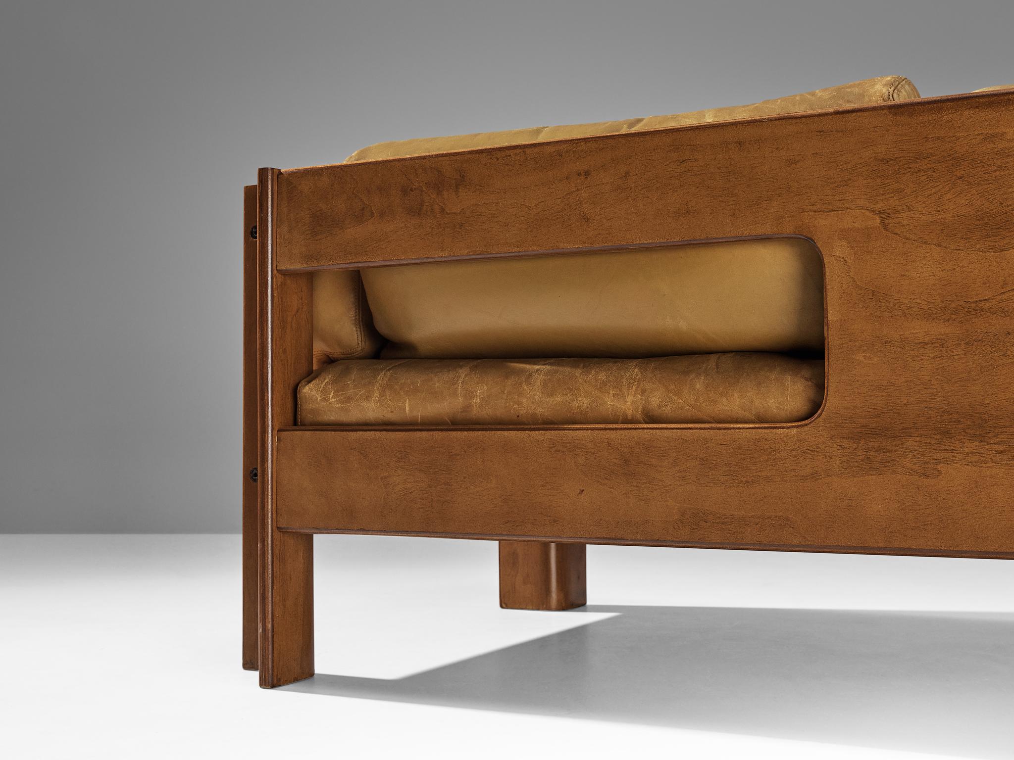 Sergio Asti for Poltronova 'Zelda' Sofa in Walnut and Leather  For Sale 4