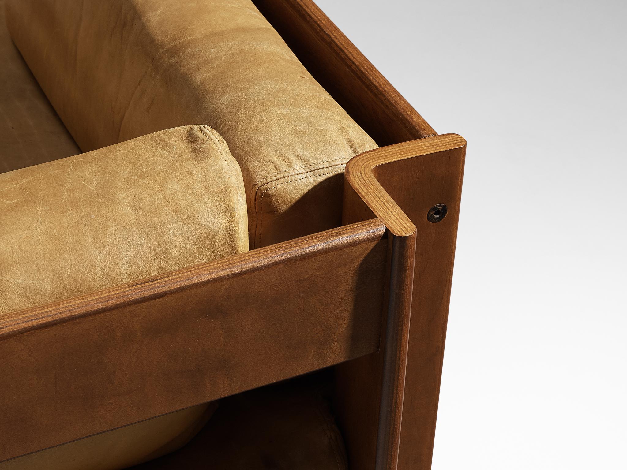 Sergio Asti for Poltronova 'Zelda' Sofa in Walnut and Leather  For Sale 2