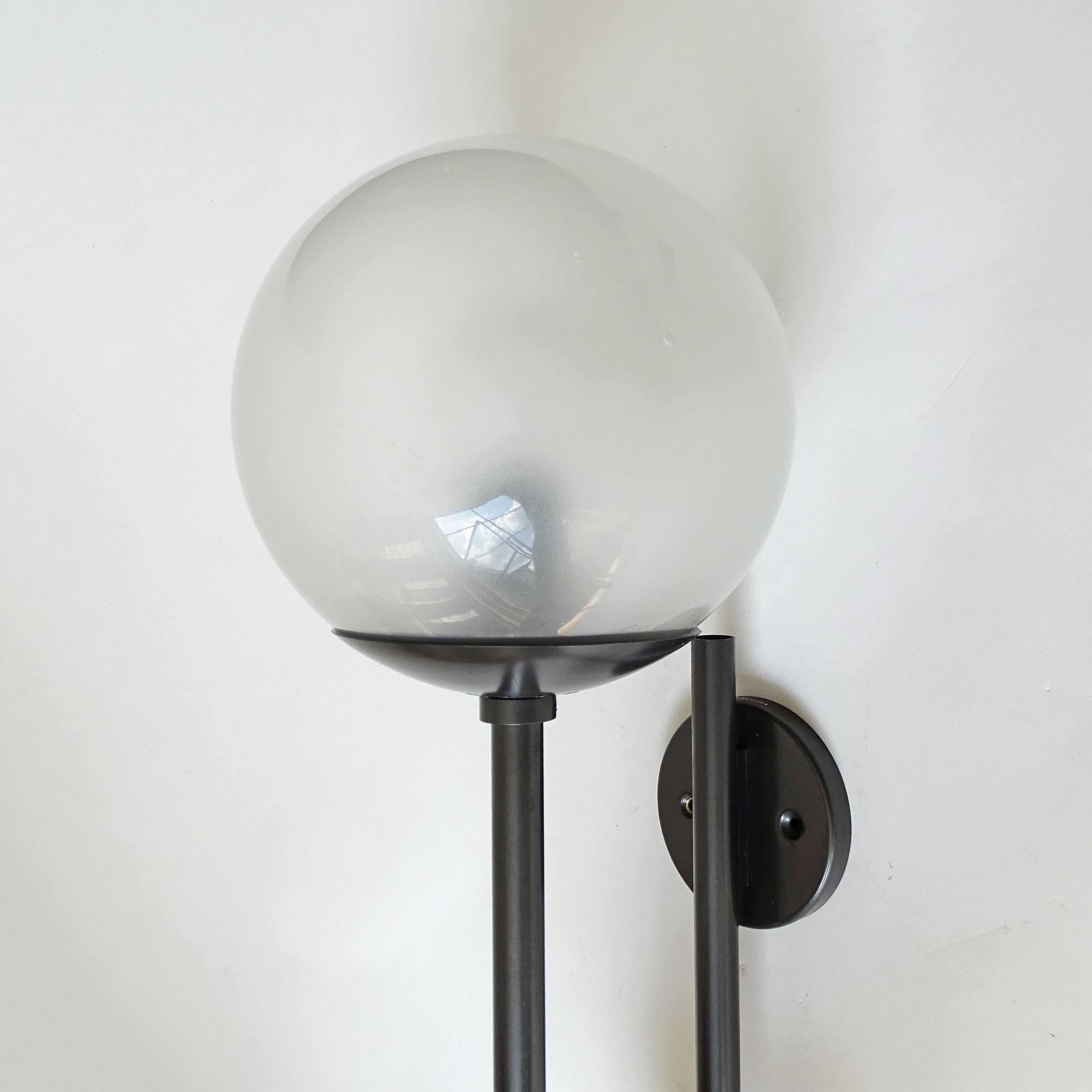 Mid-Century Modern Sergio Asti, paire de lampes murales minimalistes pour Arteluce, Italie, 1966 en vente