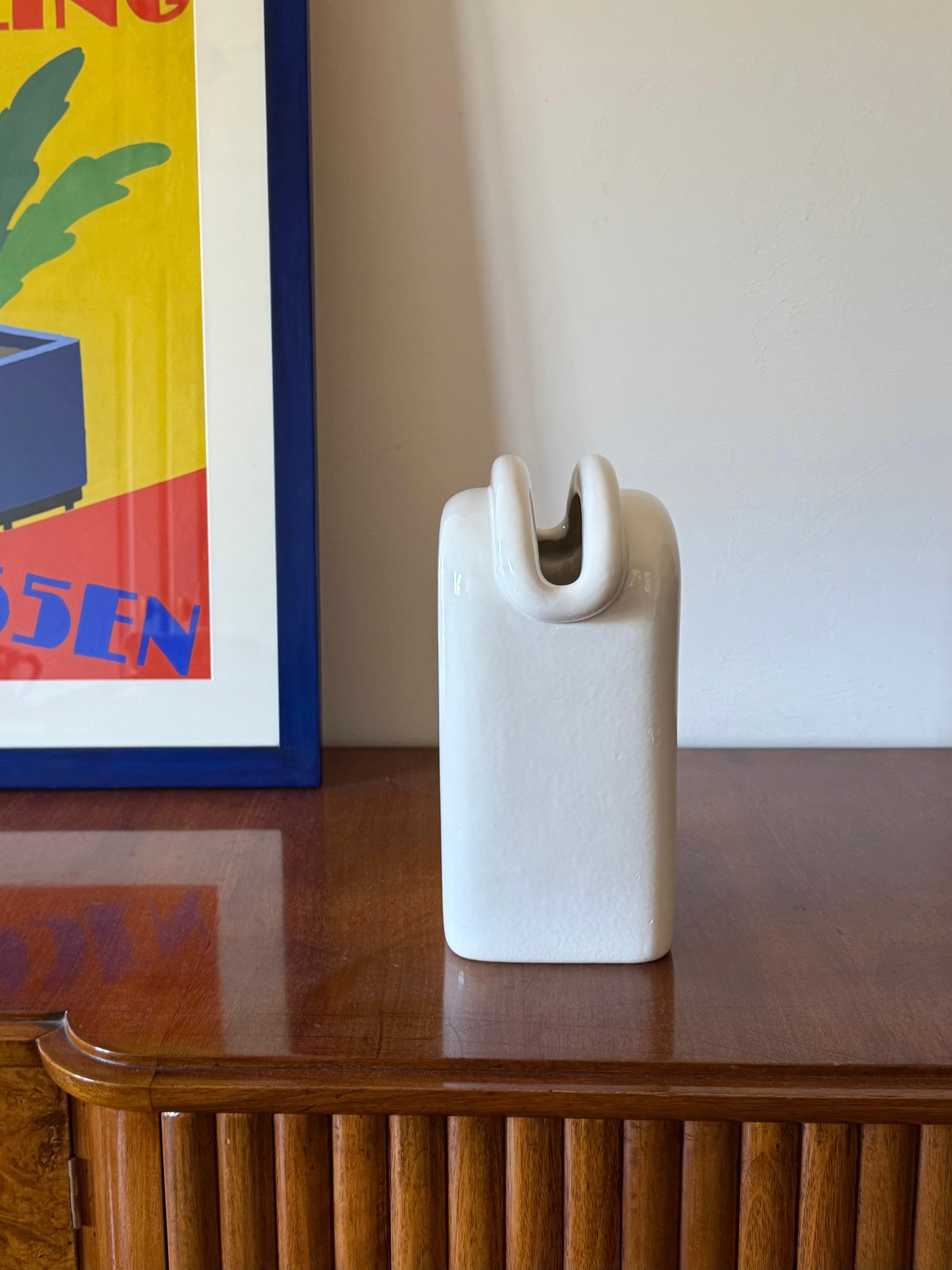 Late 20th Century Sergio Asti, modern ceramic vase, Gabbianelli Italy ca. 1970 For Sale