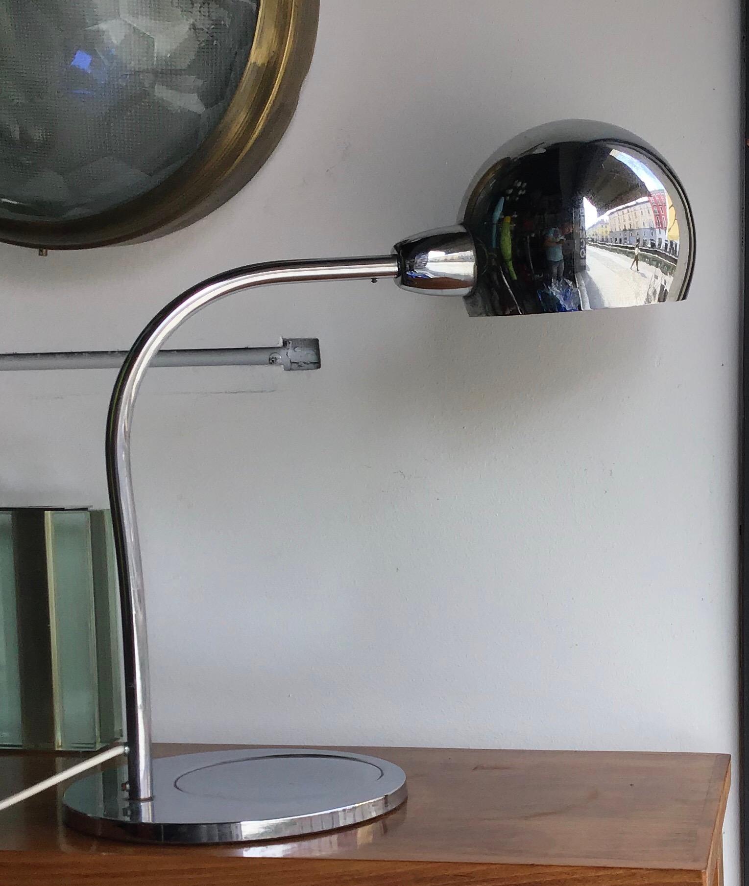 Sergio Asti Lámpara de mesa Metal Cromado, 1968, Italia en Excelente estado para la venta en Milano, IT