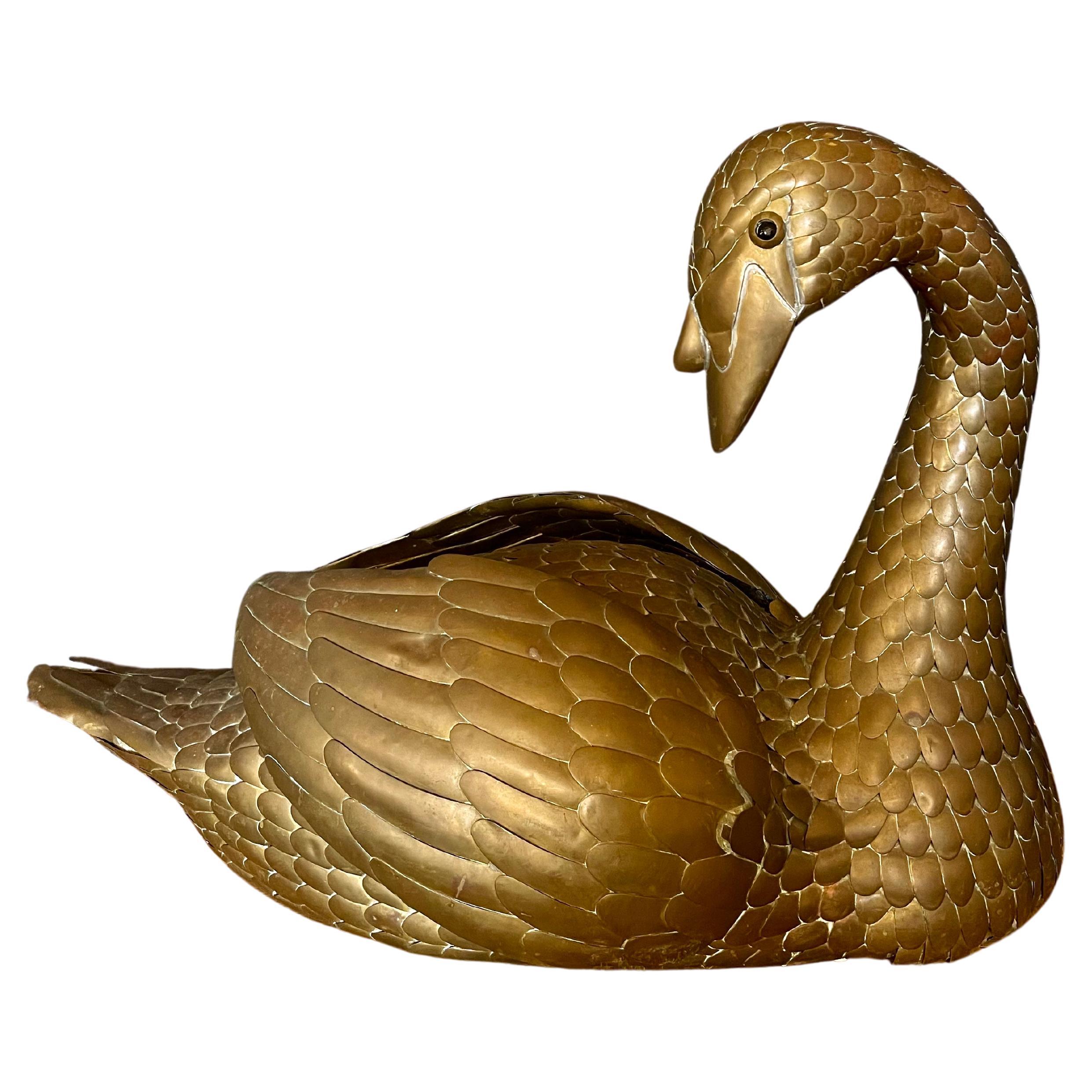 Sergio Bustamante Sculpture en laiton représentant un Swan en vente