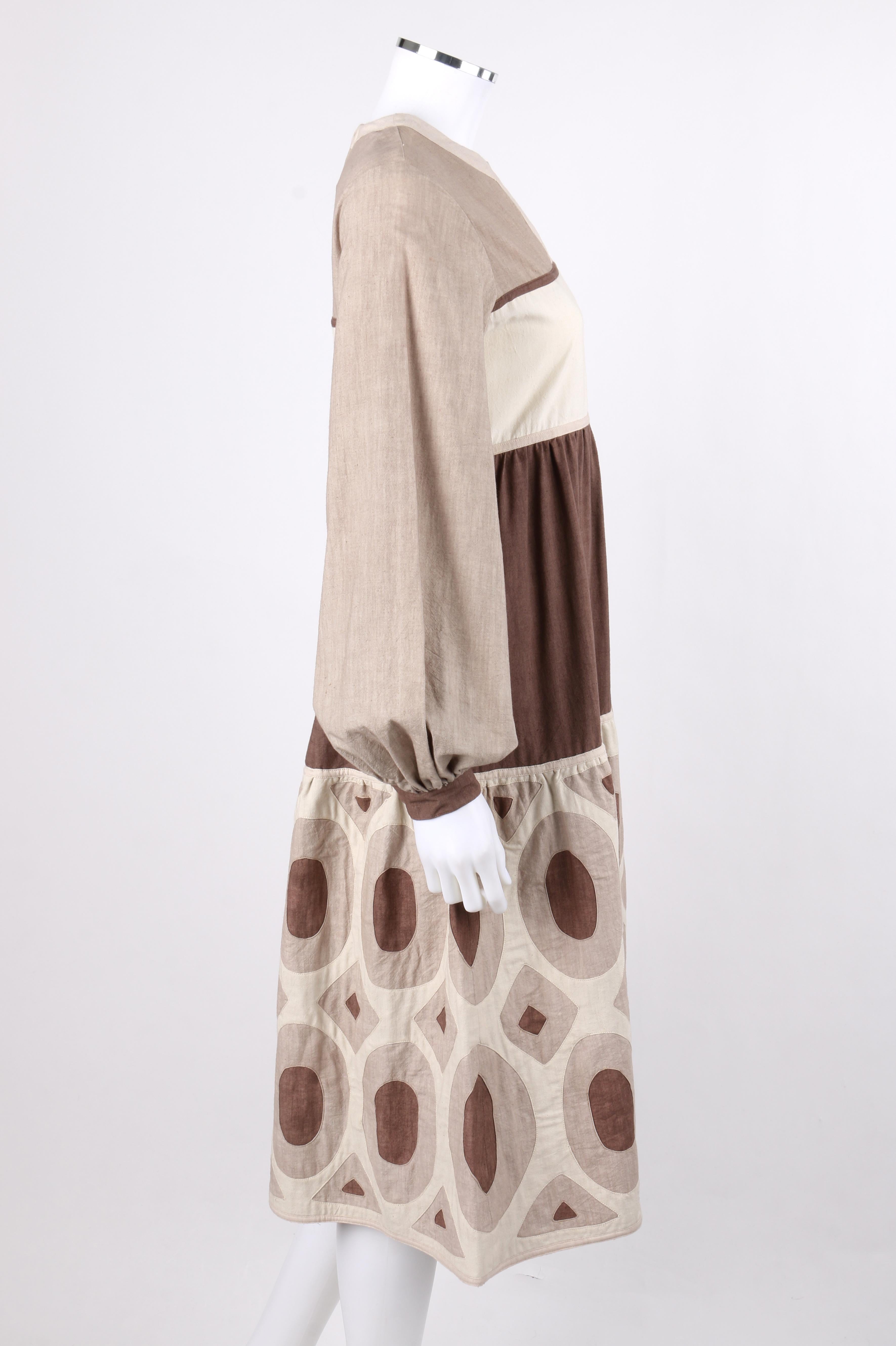 SERGIO BUSTAMANTE c. 1970's Hand-Dyed Braun Geometrische lange Ärmel Tag Kleid Rare (Beige)