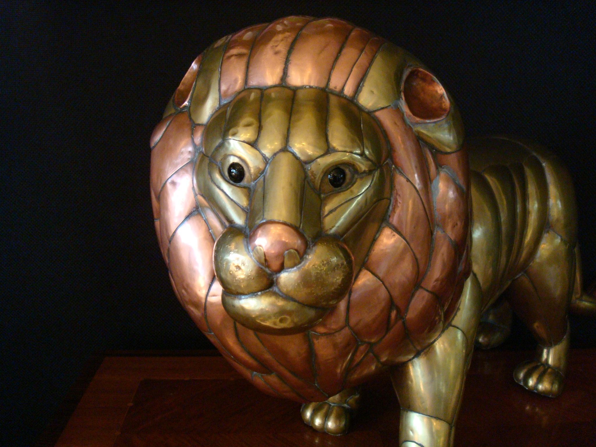 Mid-Century Modern Sergio Bustamante Copper and Brass Lion Sculpture Mexico, 1970s