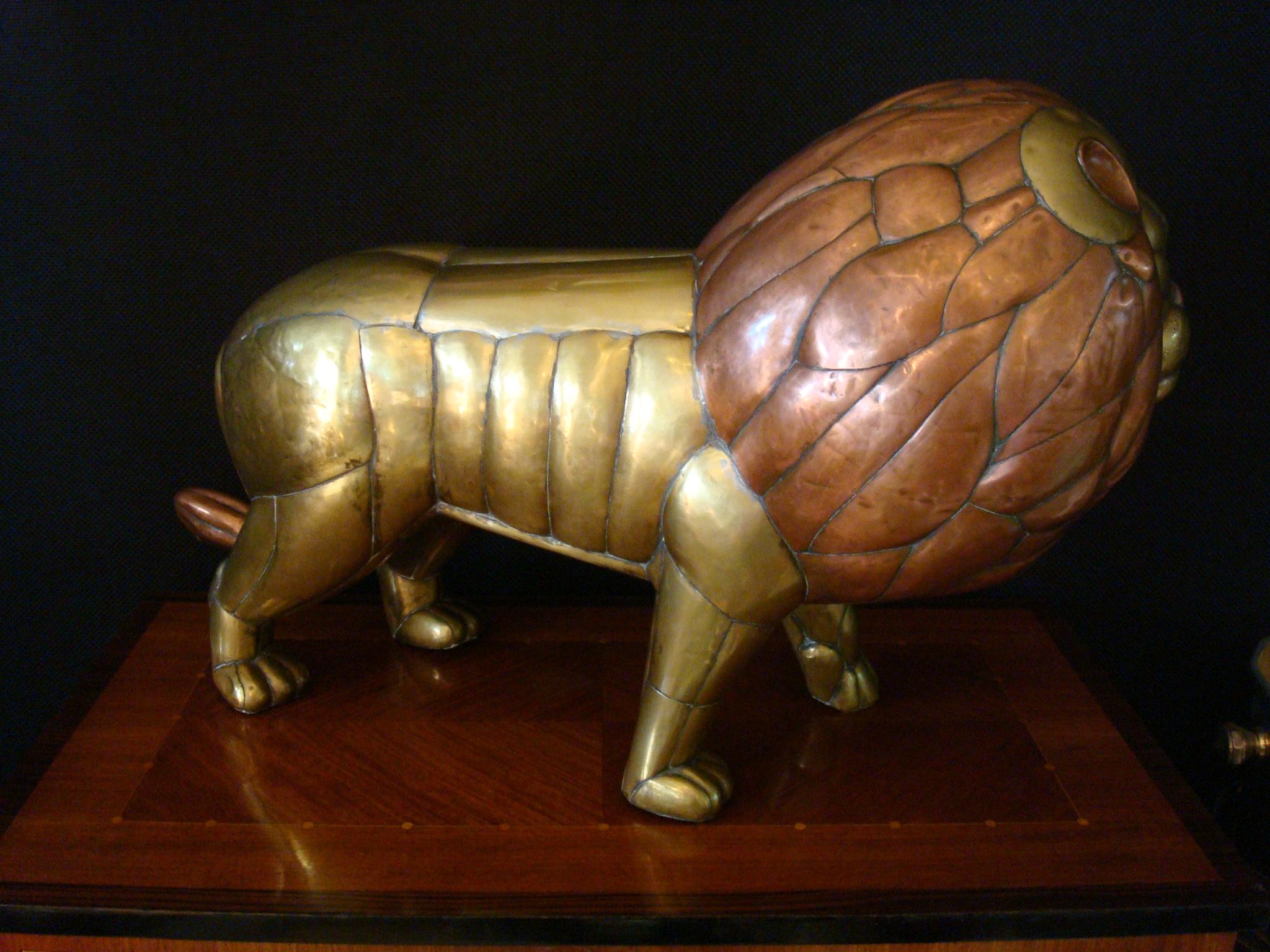 Sergio Bustamante Copper and Brass Lion Sculpture Mexico, 1970s In Good Condition In Buenos Aires, Olivos
