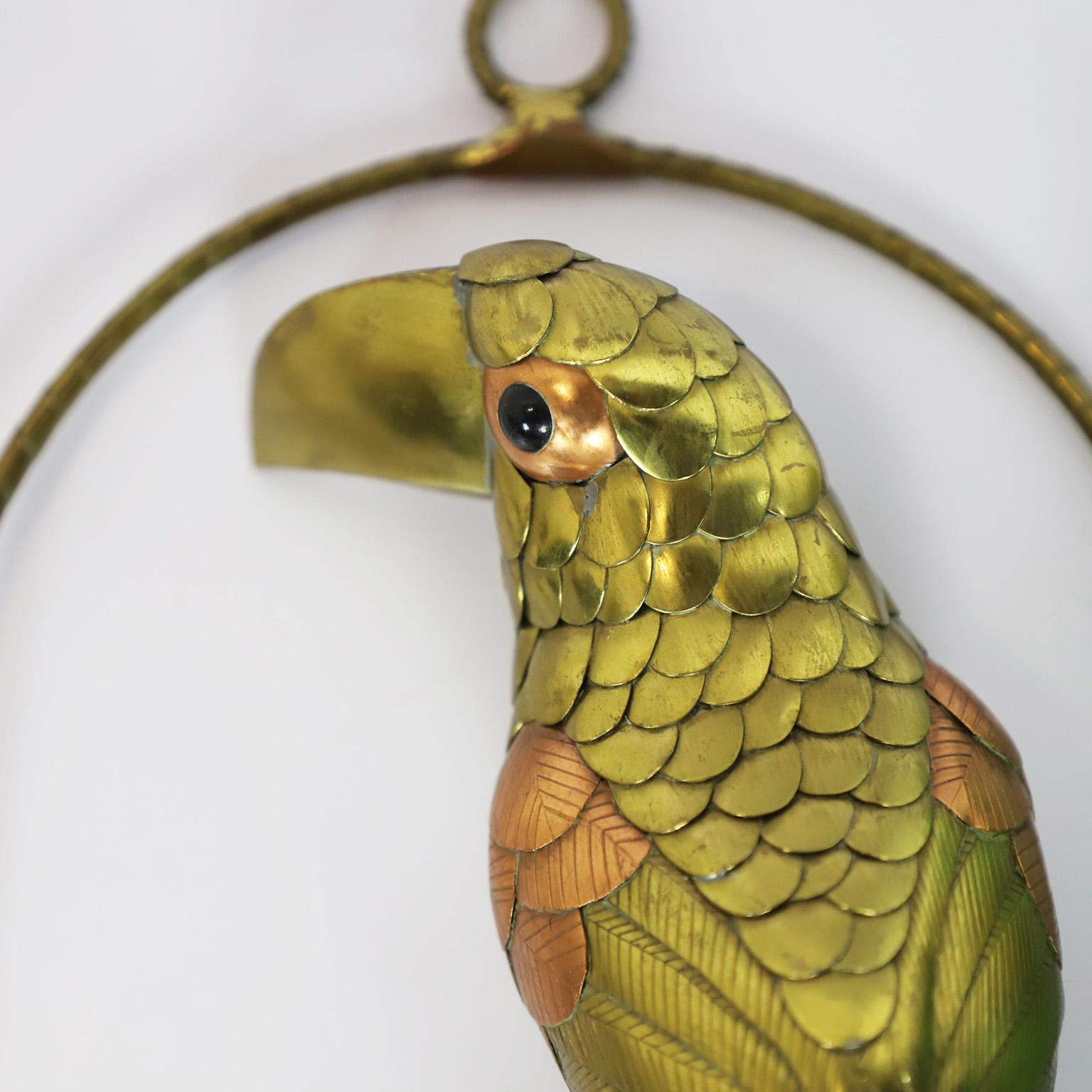 Sergio Bustamante Petite Toucan auf hängender Pergamentfigur (Moderne der Mitte des Jahrhunderts) im Angebot