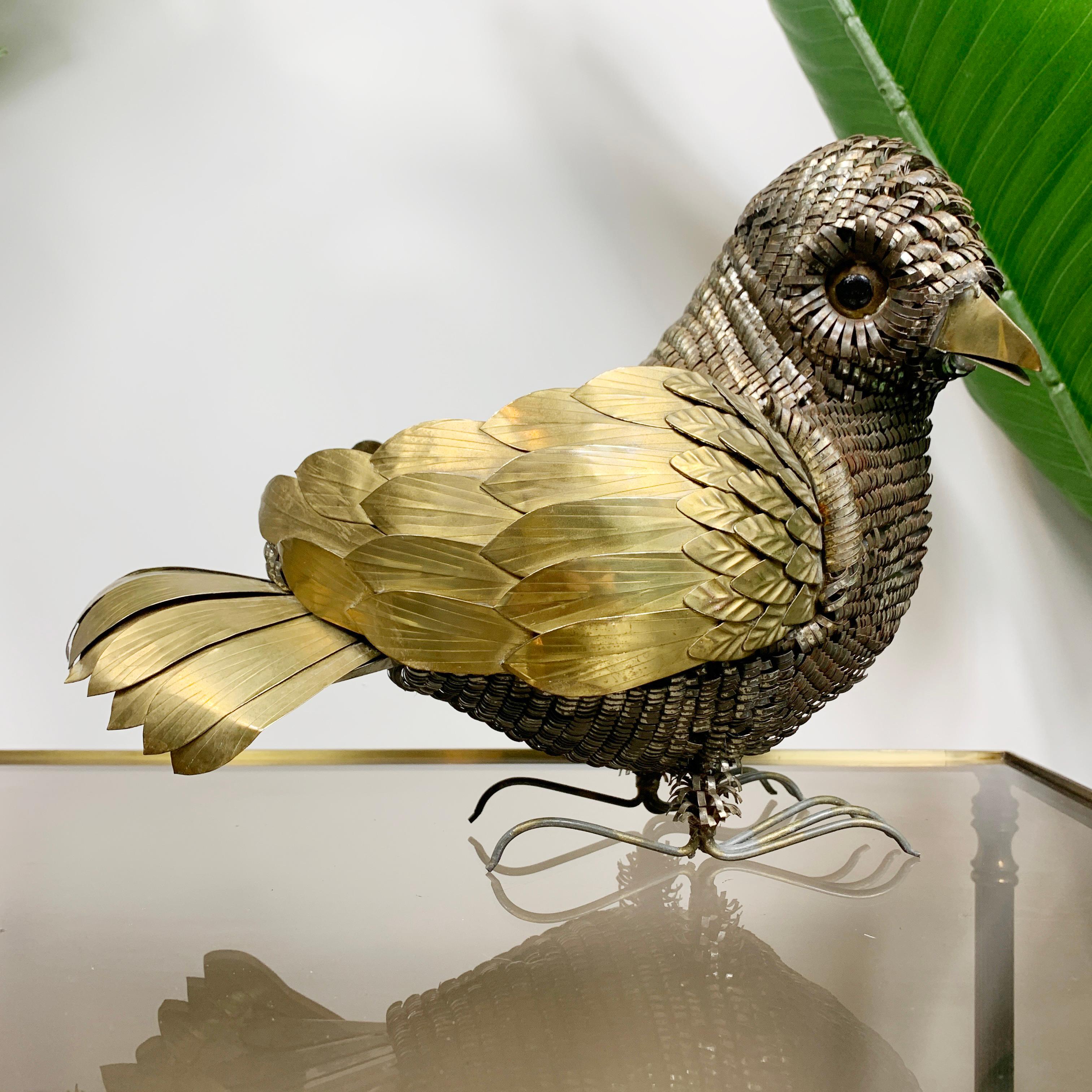 Sergio Bustamante Song Bird Sculpture, C 1970
Fabulous mixed metal bird sculpture constructed of cut tin and brass fabricated by Mexican artist Sergio Bustamante
21cm Height, 28cm Length, 16cm Depth
Some of the silver metal work has aged patina
