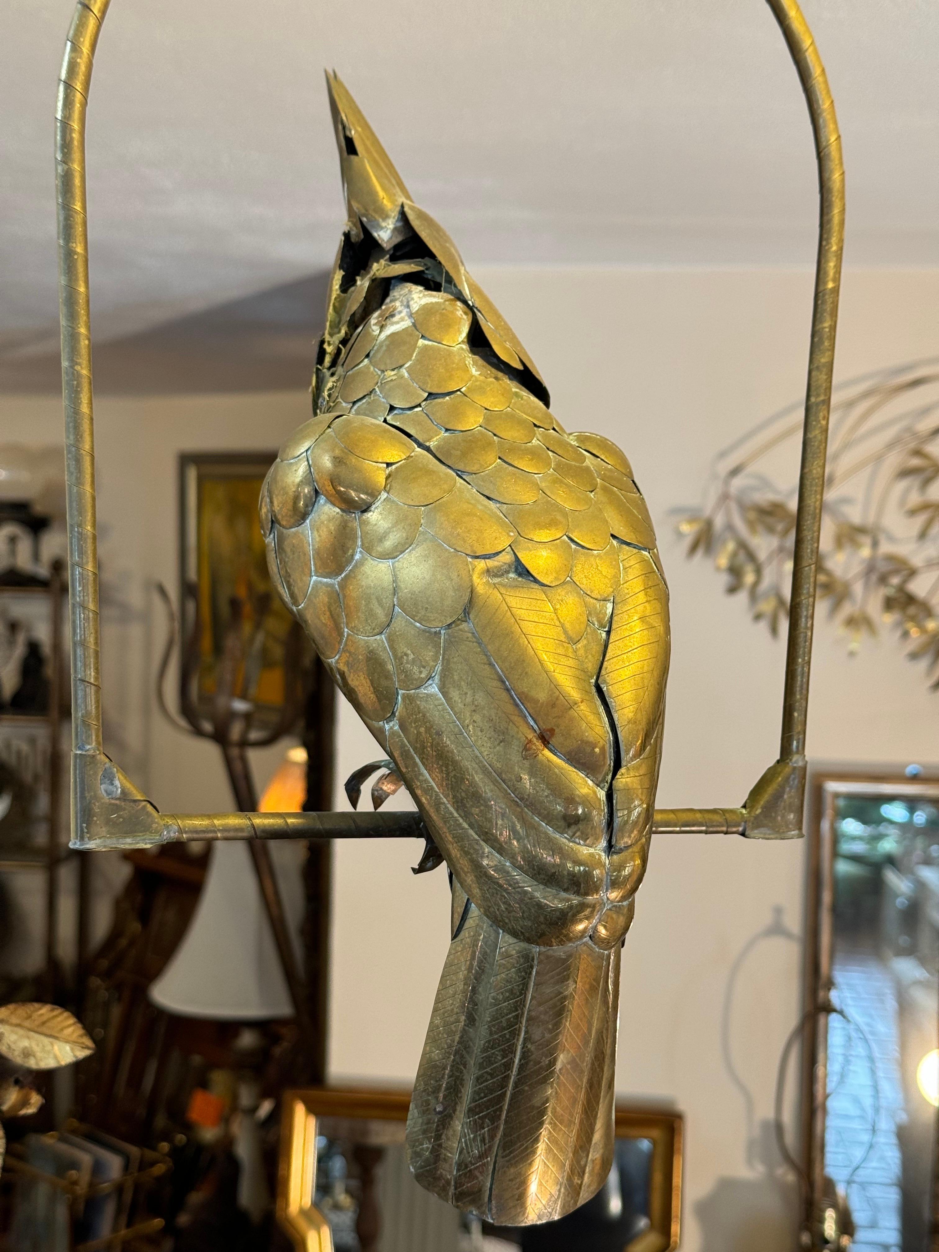 Sculpture suspendue Cockatoo en métal mélangé Sergio Bustamente en vente 3