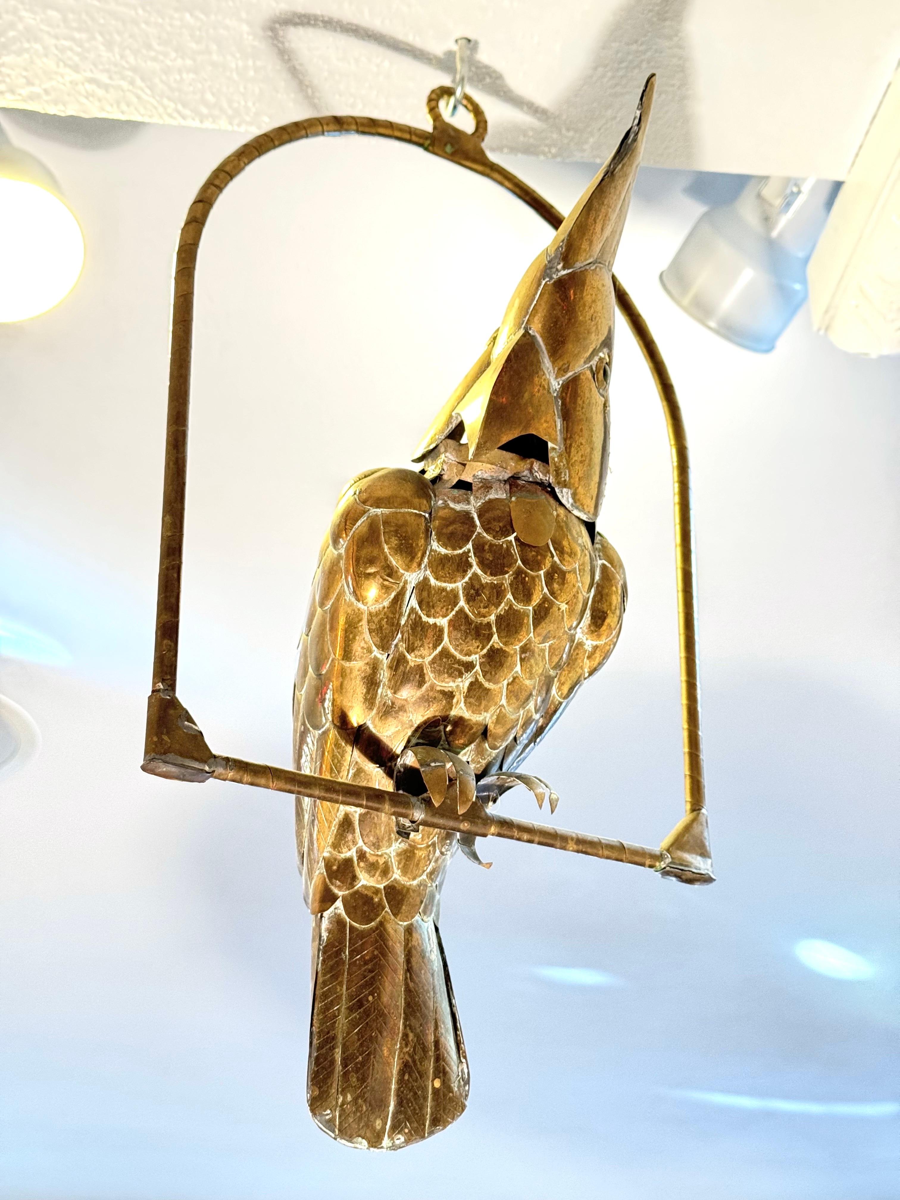 Sculpture suspendue Cockatoo en métal mélangé Sergio Bustamente en vente 6
