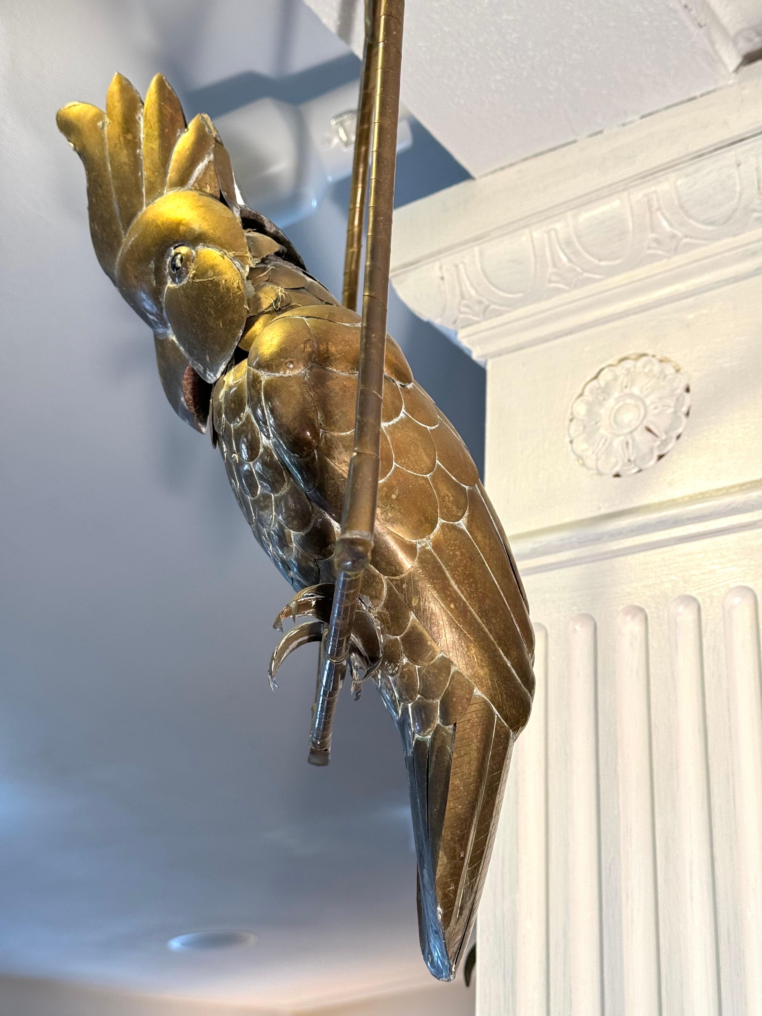 Sculpture suspendue Cockatoo en métal mélangé Sergio Bustamente en vente 9