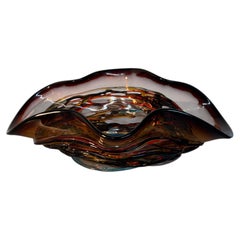 Bol en verre d'art de Murano signé Sergio Costantini, à bord ondulé et aux nuances ambrées