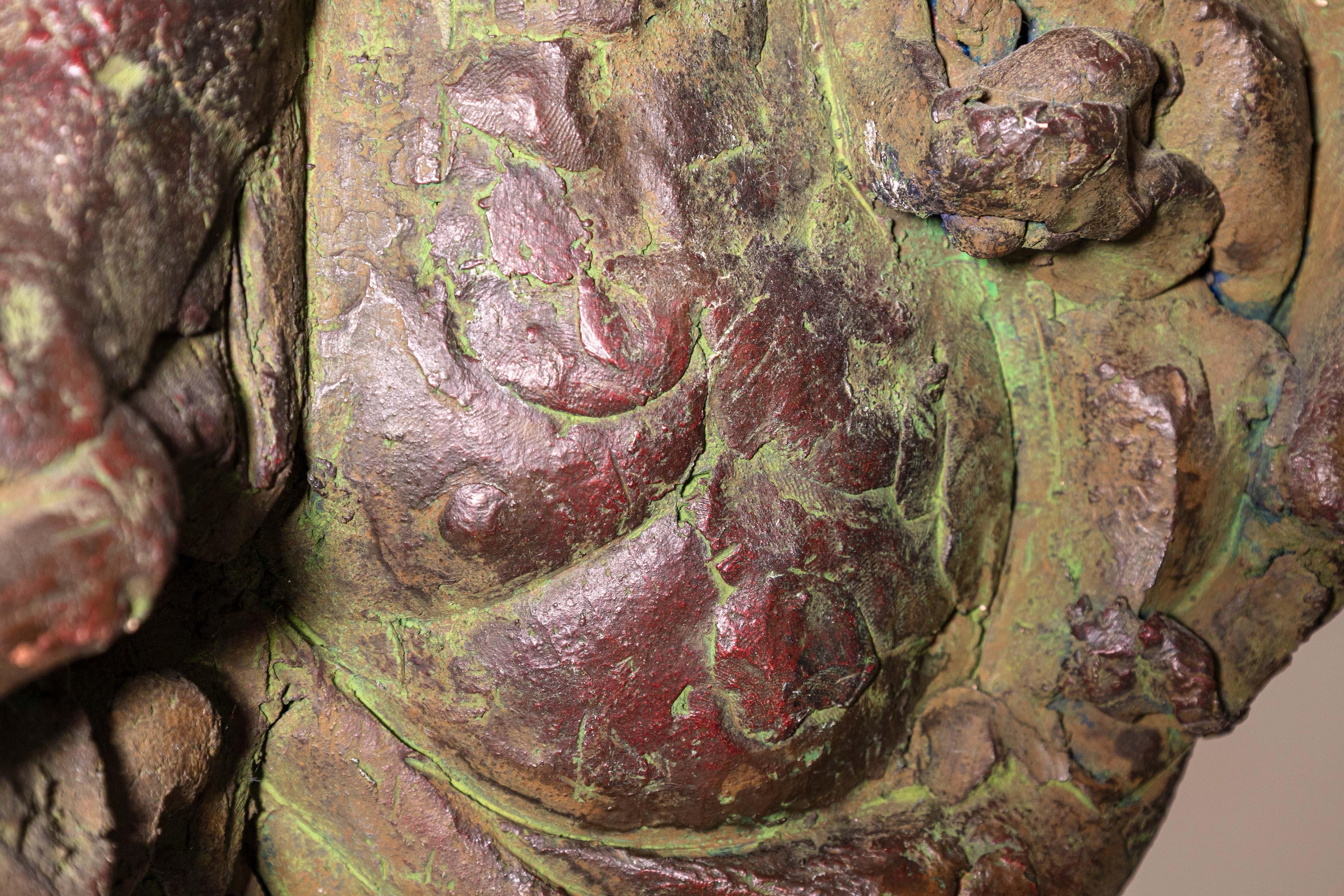 Américain Sergio De Giusti Sculpture en bronze coulé moderne et contemporaine pour frapper à la porte en vente