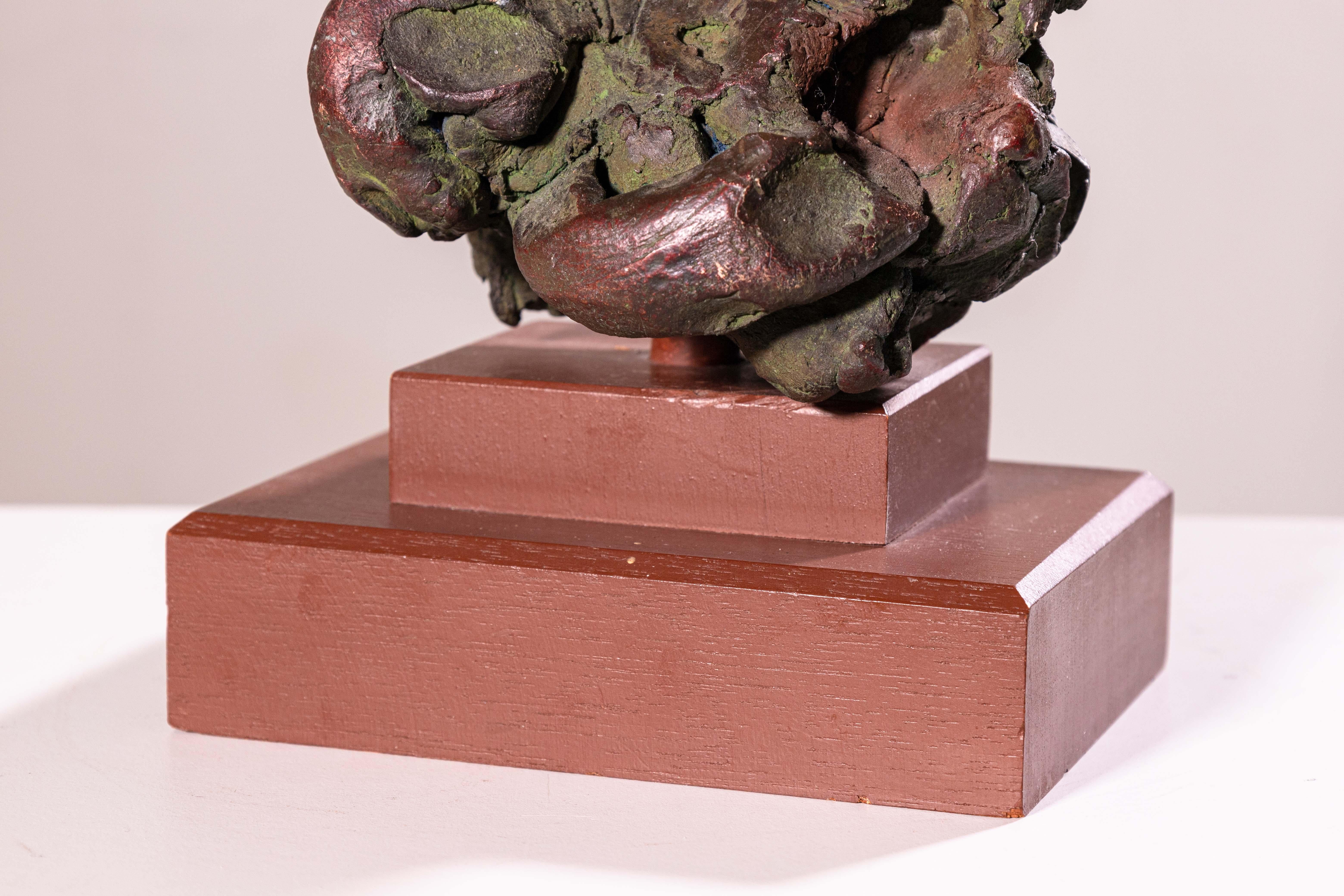 Bronze Sergio De Giusti Sculpture en bronze coulé moderne et contemporaine pour frapper à la porte en vente