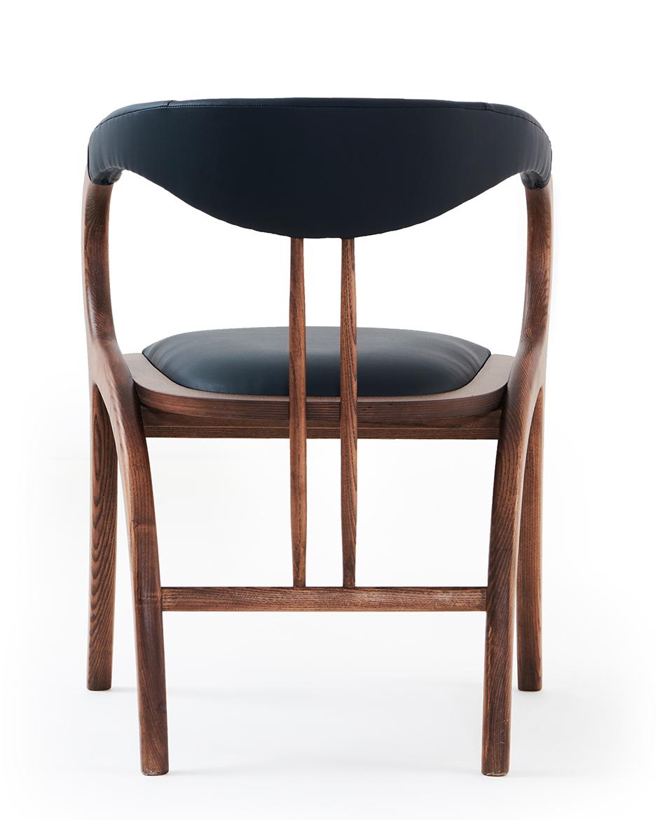 Moderne Chaise contemporaine, couleur noyer/noyer et faux cuir noir - Lot de 6 en vente
