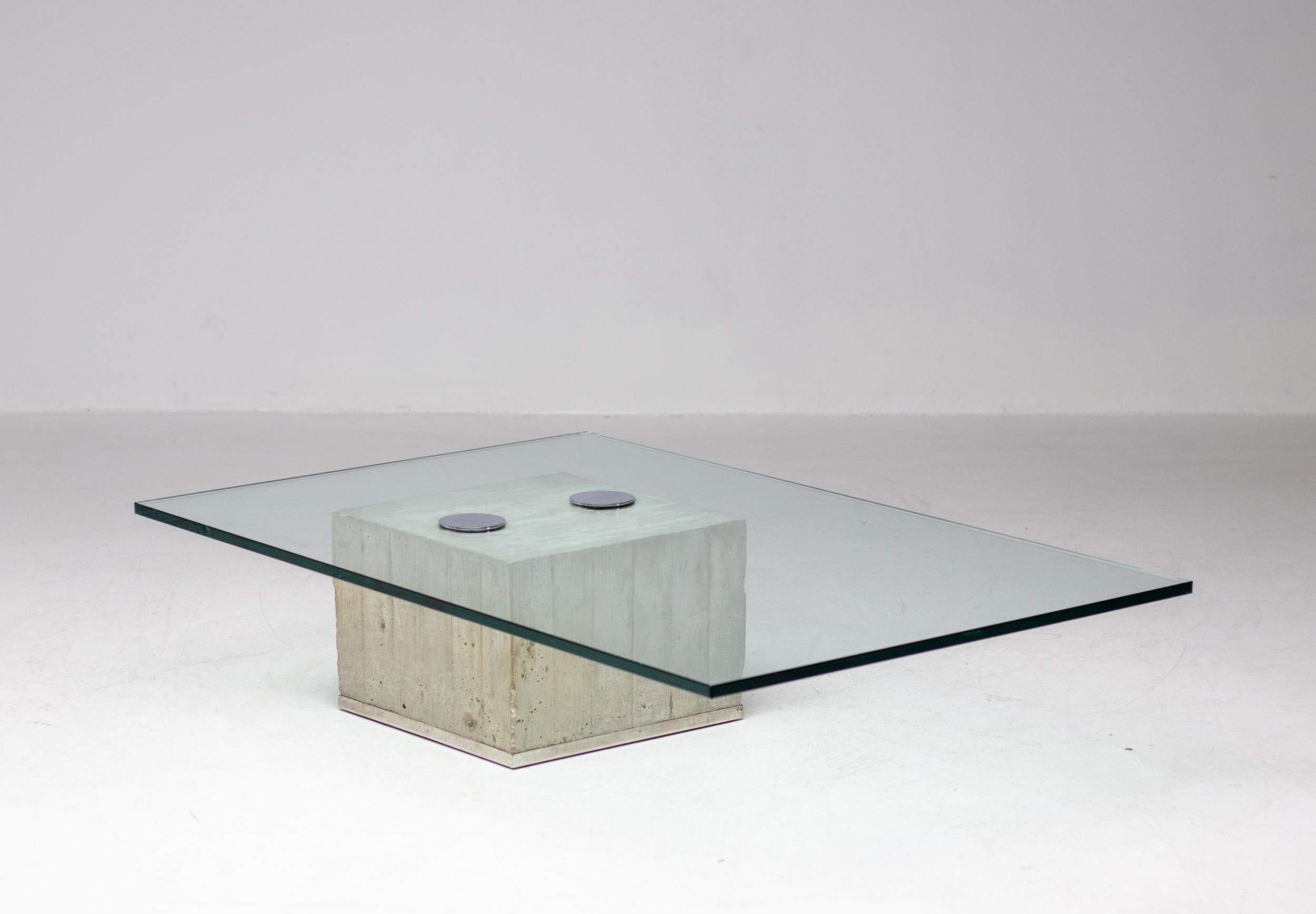 Sergio & Giorgio Saporiti 'Sapo' Coffee Table in Concrete and Glass In Good Condition In Dronten, NL