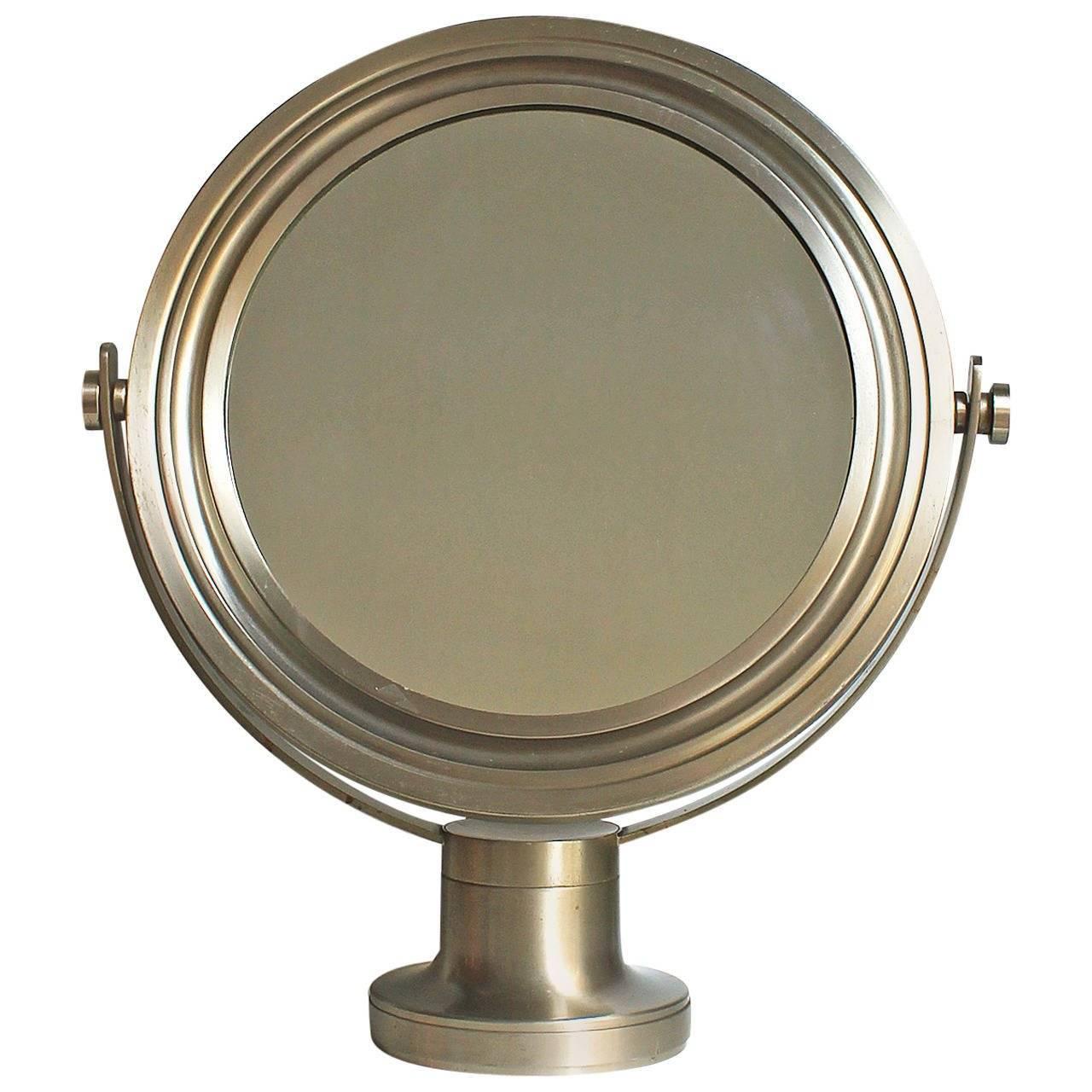 Miroir de table
Sergio Mazza
par Artemide
1976

Laiton nickelé mat
Très bonne condition

