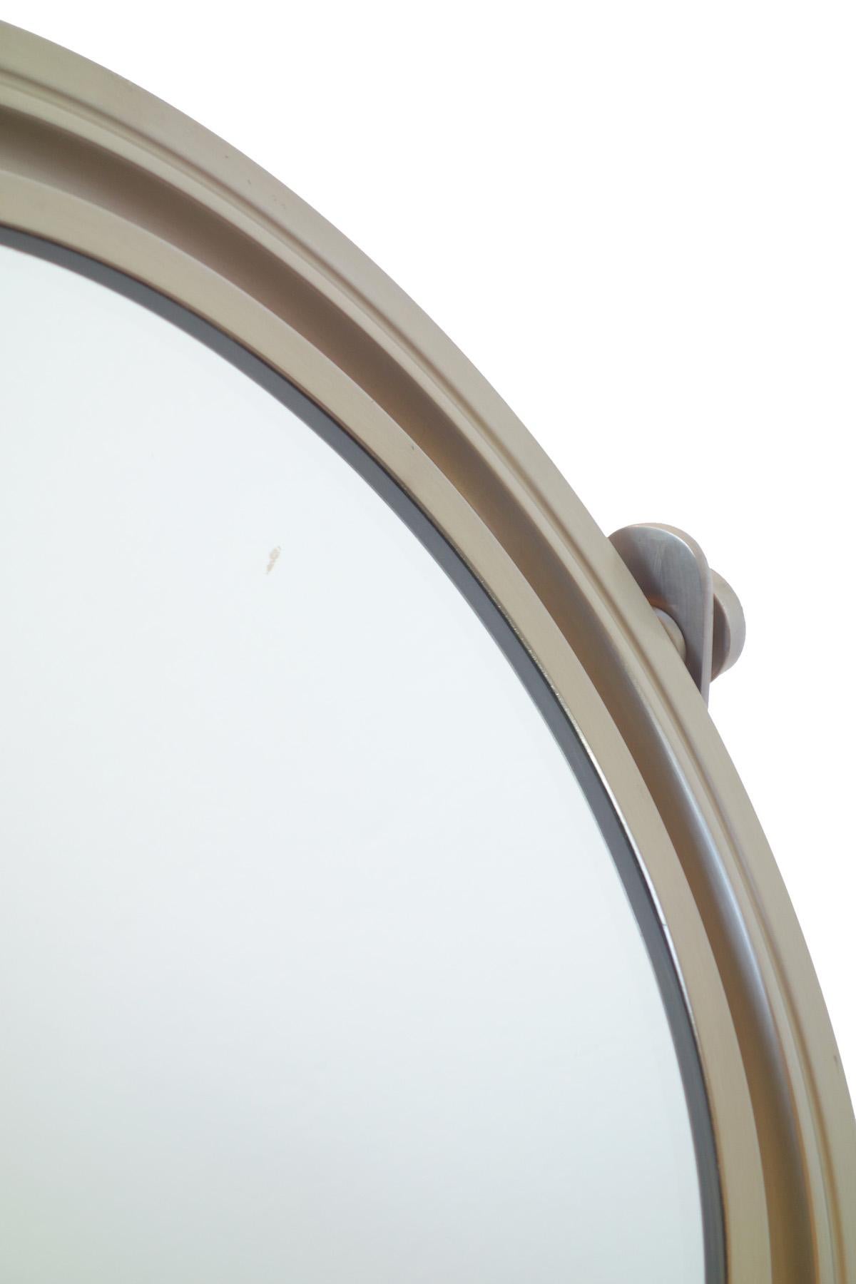 Miroir de table italien de l'ère spatiale Sergio Mazza par Artemide, 1970 en vente 1