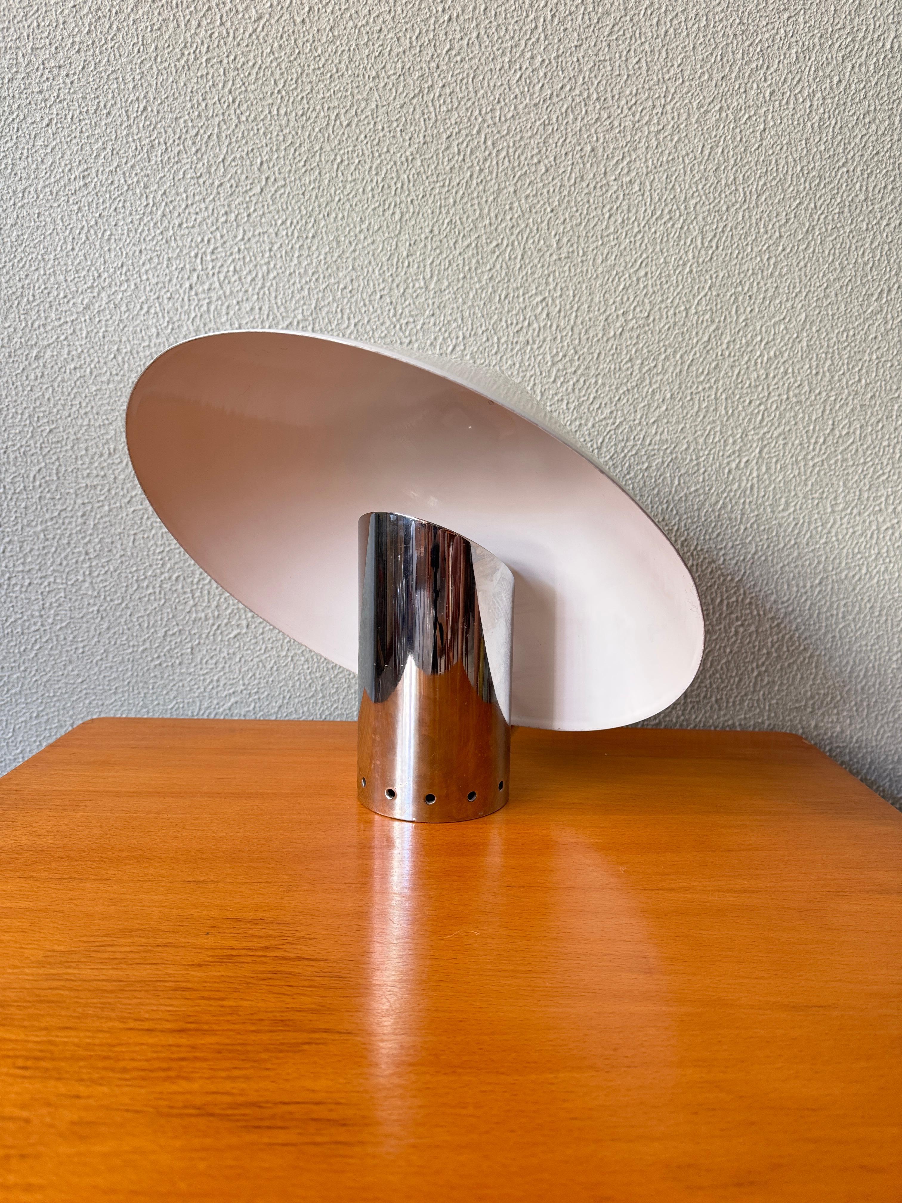 Sergio Mazza Chioccio Weiß Aluminium Chrom Tischlampe Quattrifolio 1970er Jahre Italien im Zustand „Gut“ im Angebot in Lisboa, PT