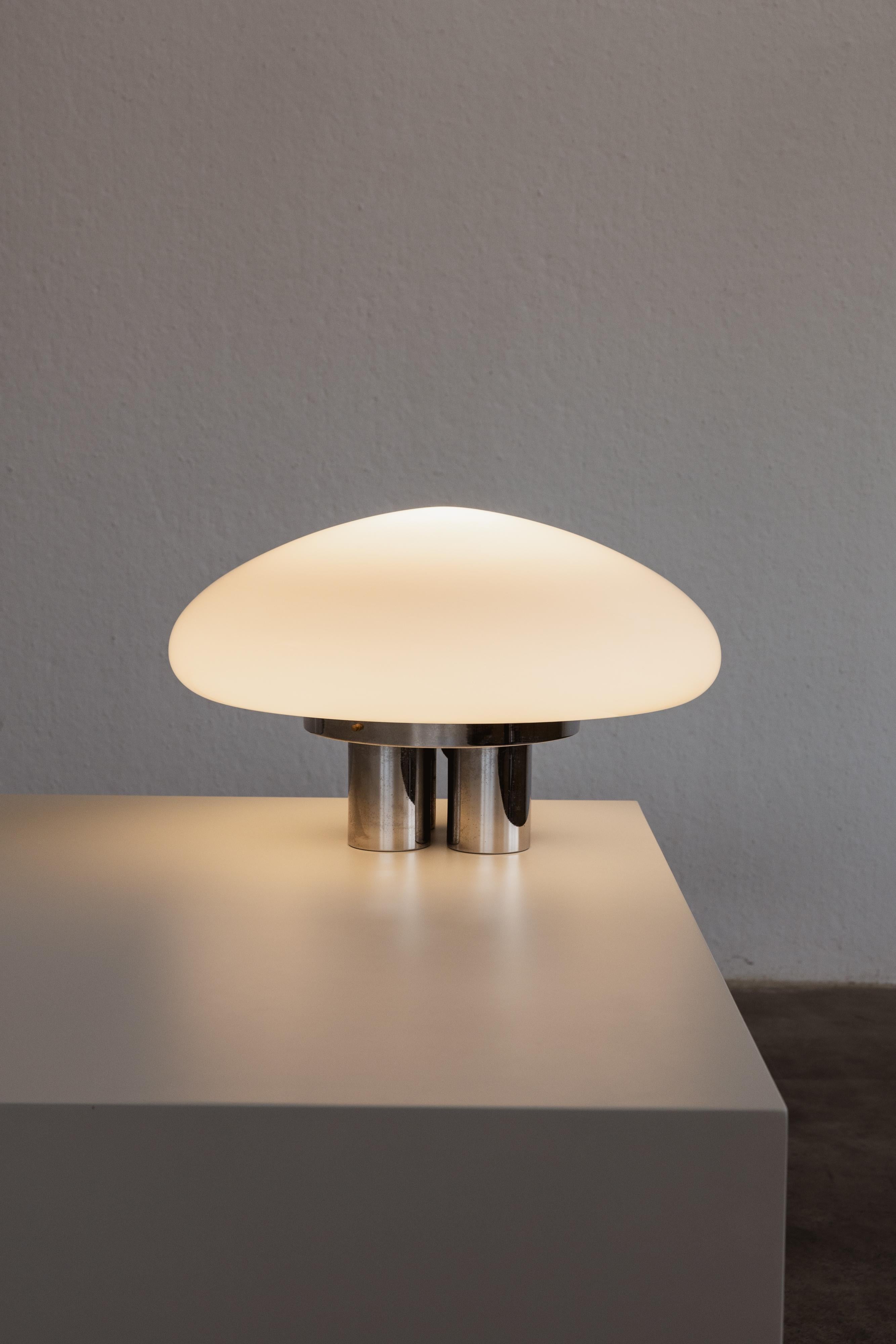 Sergio Mazza & Giuliana Gramigna “Magnolia” table lamp for Quattrifolio, chrome and glass, Italy, 1973.

This rare 