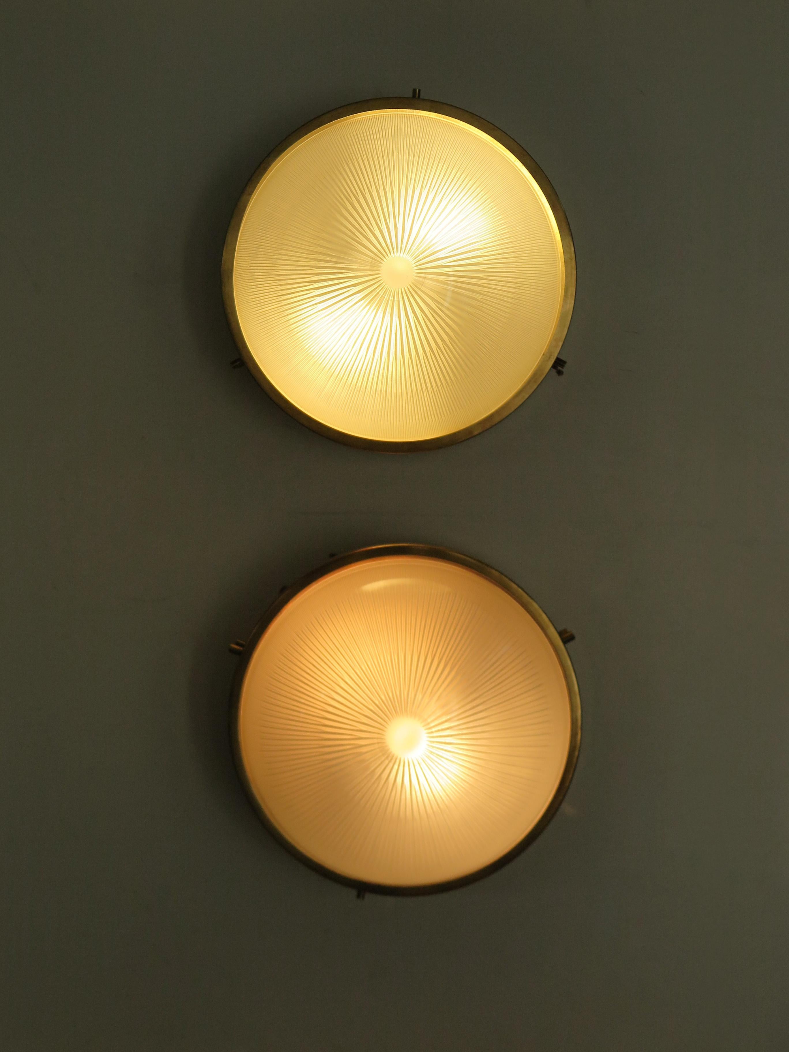 Italiano Sergio Mazza per Artemide Applique in vetro d'ottone del Medioevo Model No. 1960 in vendita